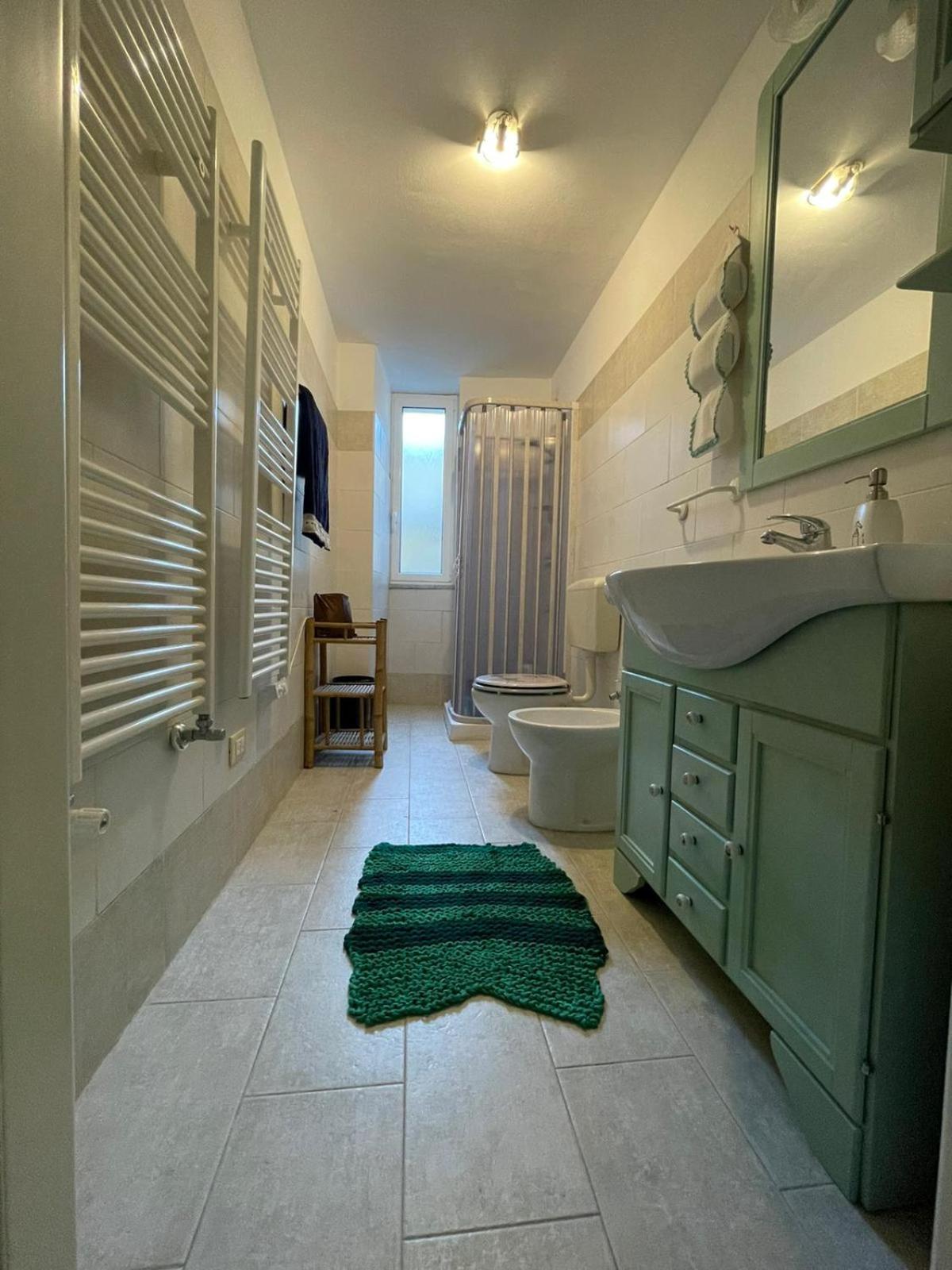 Il dolce dormire da Elisa e Giulia en Ranzo-Borgo — bathroom