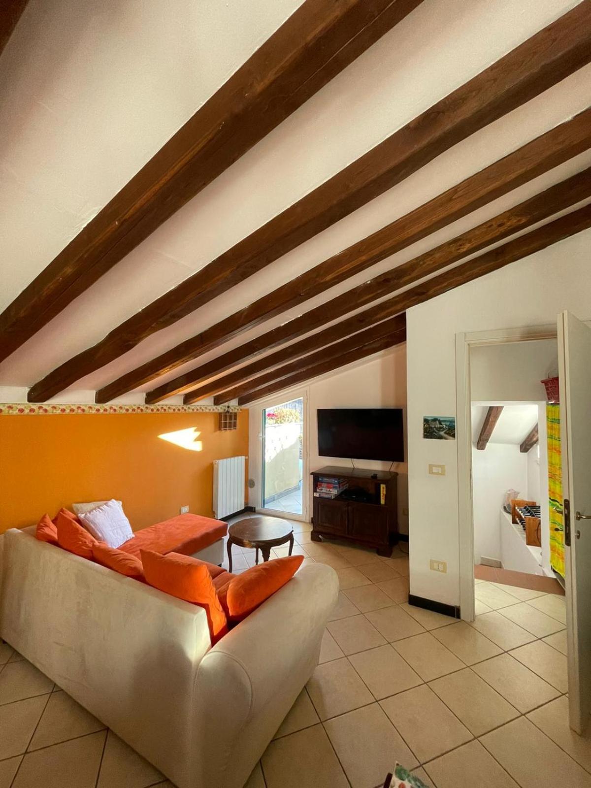 Il dolce dormire da Elisa e Giulia en Ranzo-Borgo — hotel room