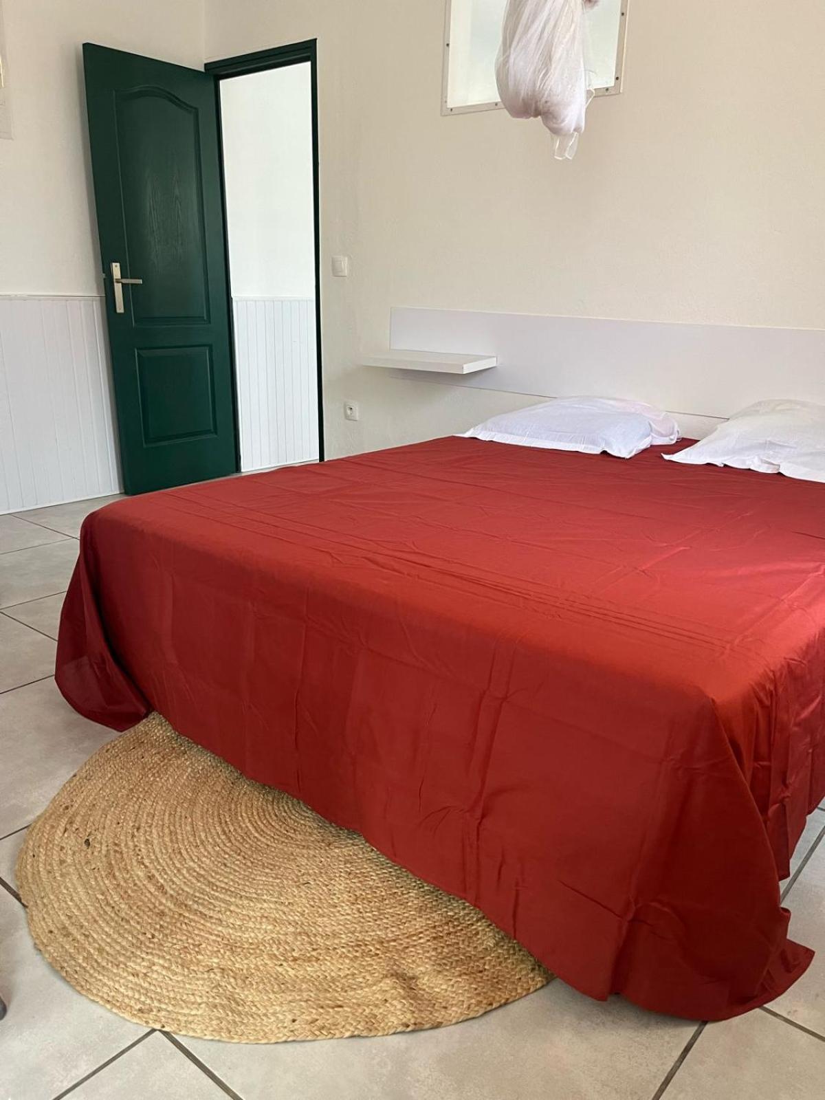 La maison de Vénus - Petite maison créole à 3 min du front de mer - proche de la plage de la Pointe Faula - kitesurf et activités nautiques view 5