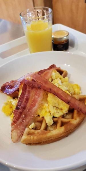 Le 900 Tremblant Inn Café and Bistro