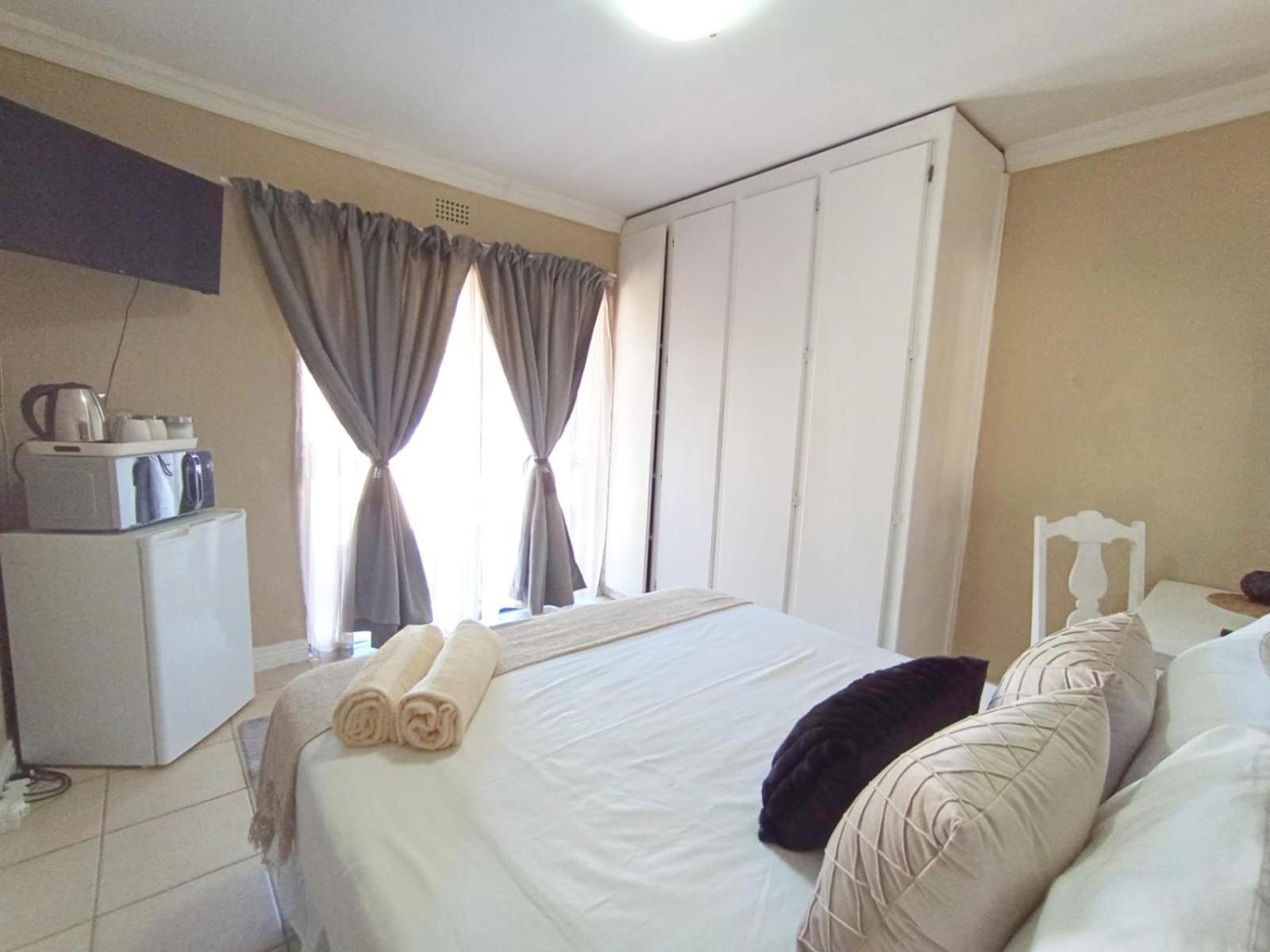 OR Tambo Stay Unit 4 view 5