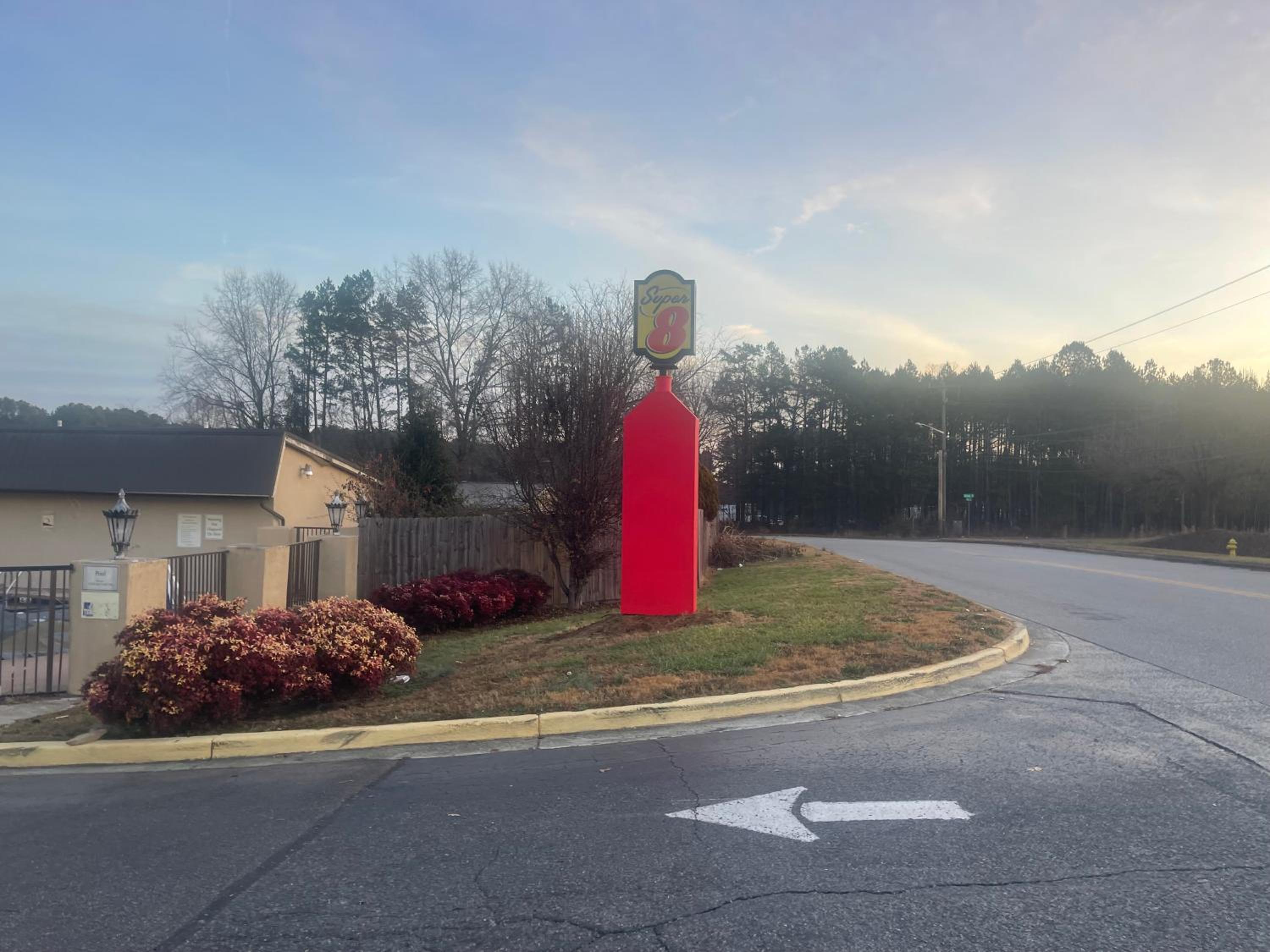 Super 8 by Wyndham Monroe