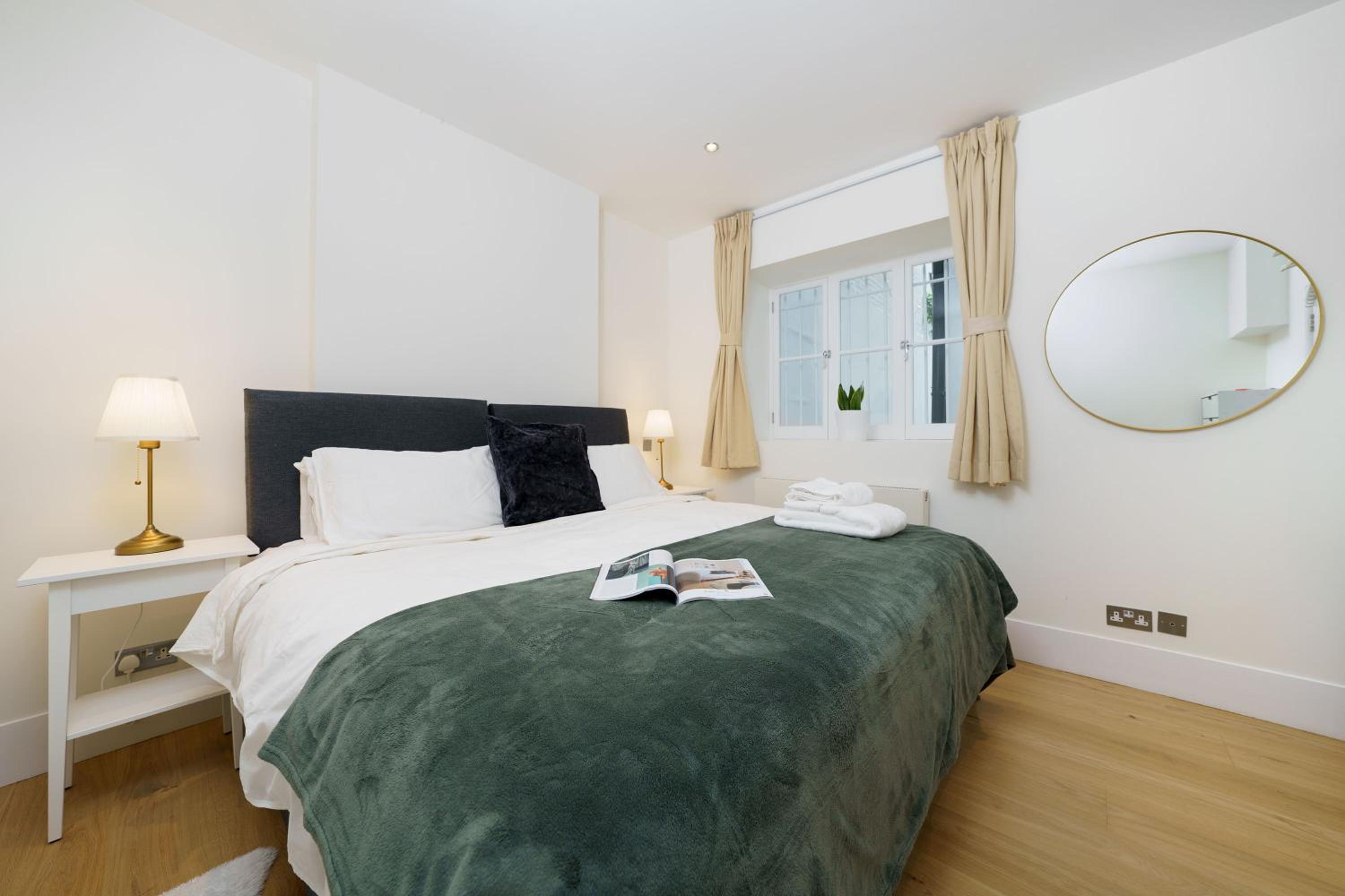 2 bedroom flat in Pimlico & Westminster