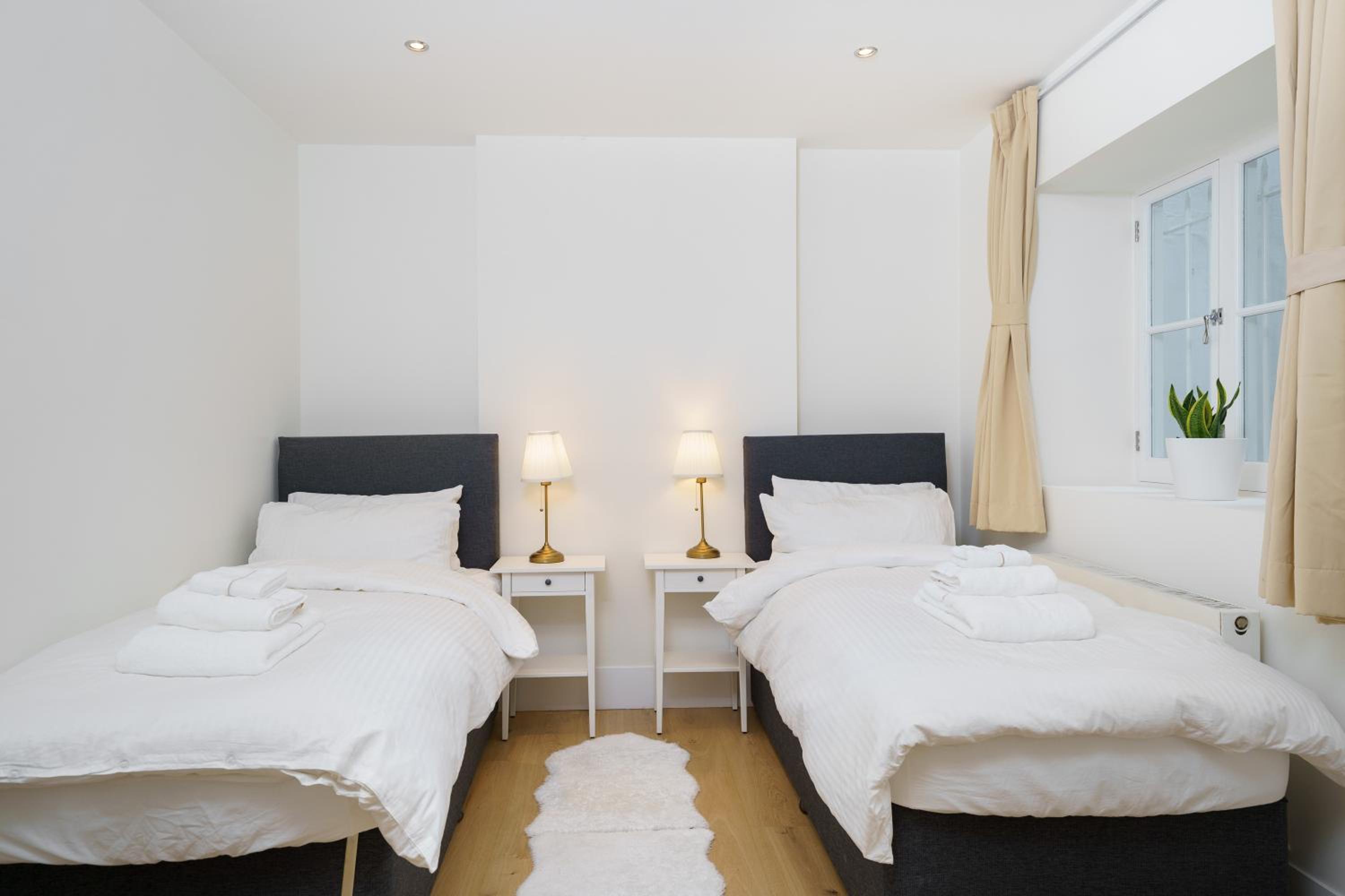 2 bedroom flat in Pimlico & Westminster