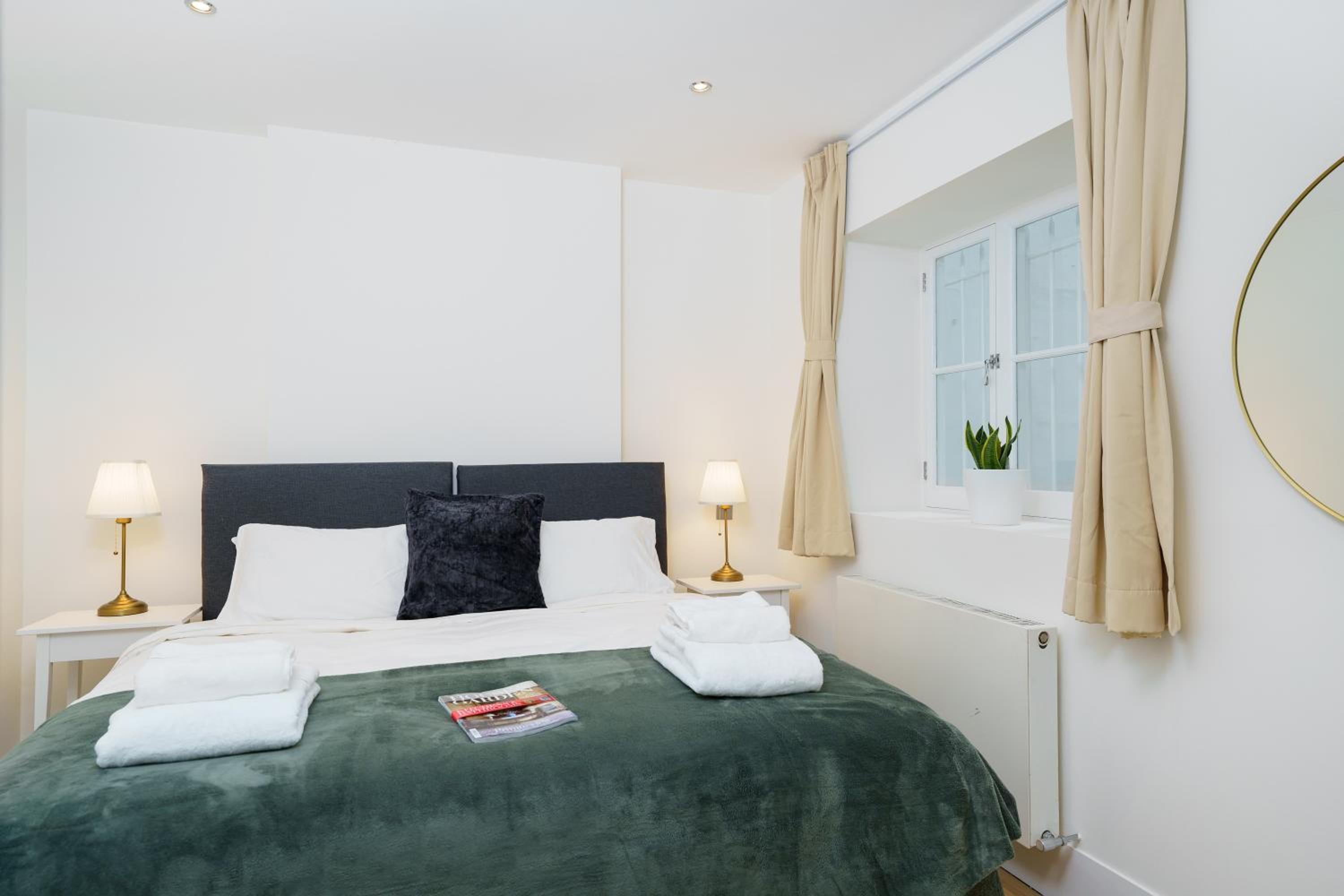 2 bedroom flat in Pimlico & Westminster
