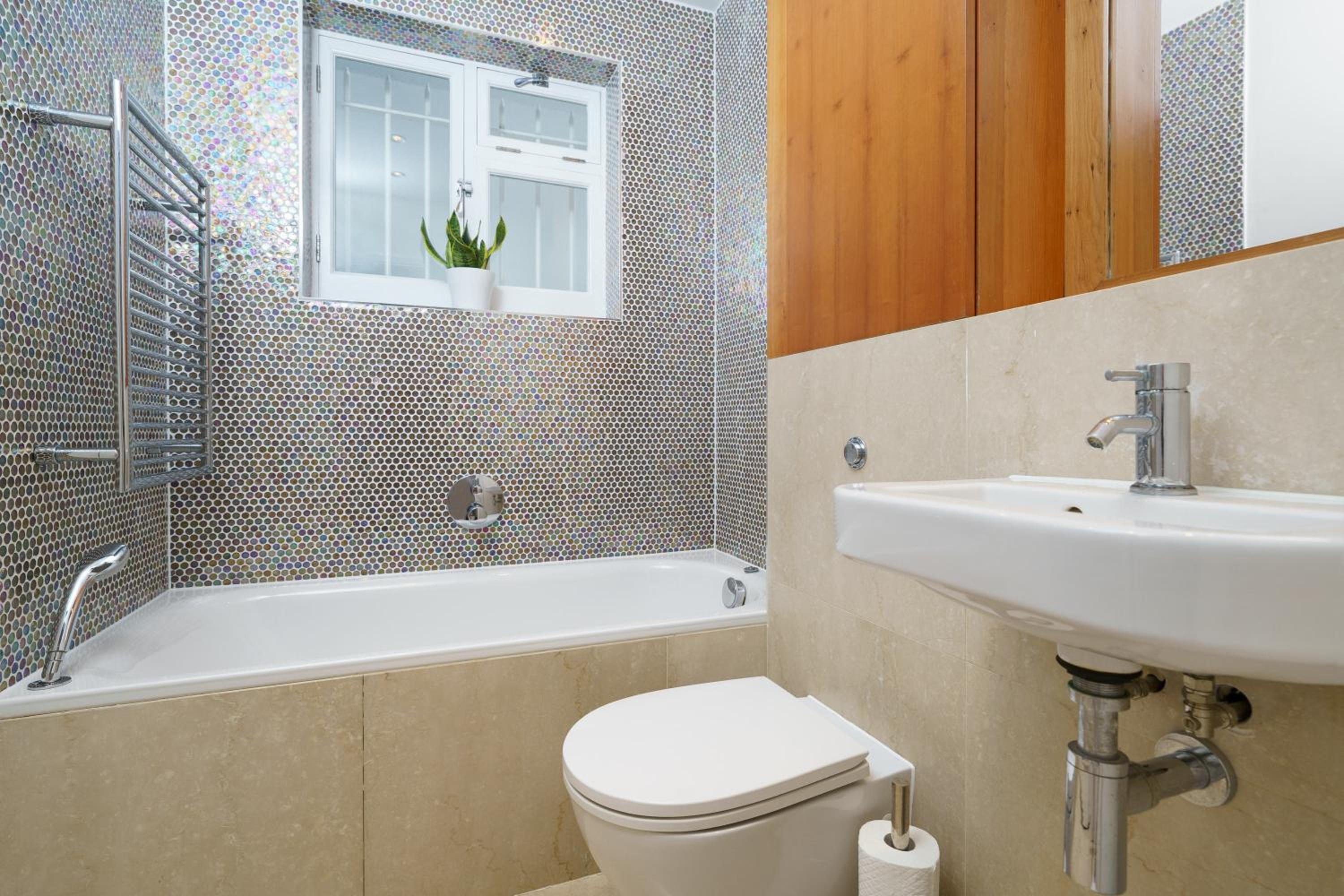 2 bedroom flat in Pimlico & Westminster