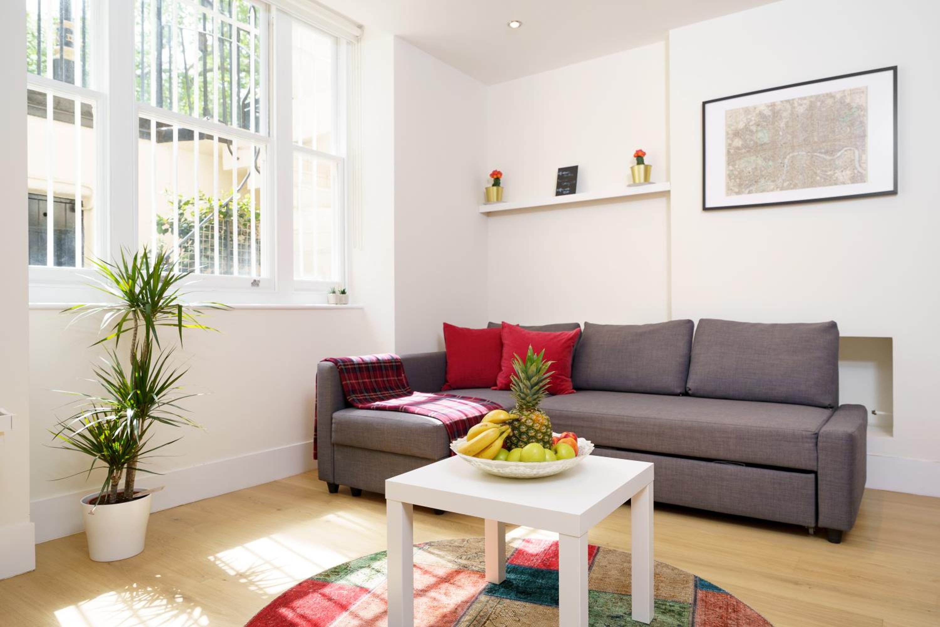 2 bedroom flat in Pimlico & Westminster