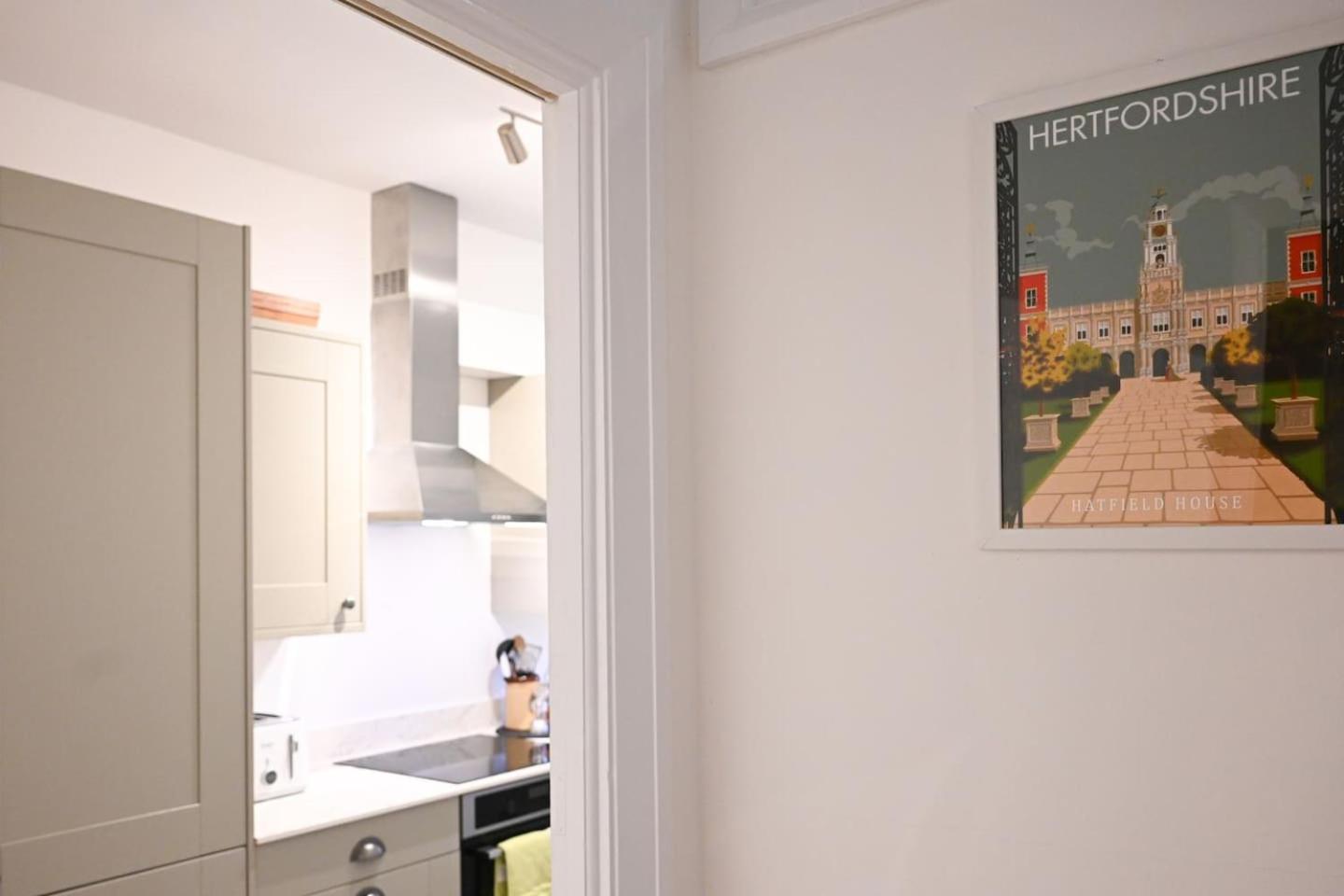 NEW - Quiet & Cosy Countryside Haven - Great Wi-Fi view 4