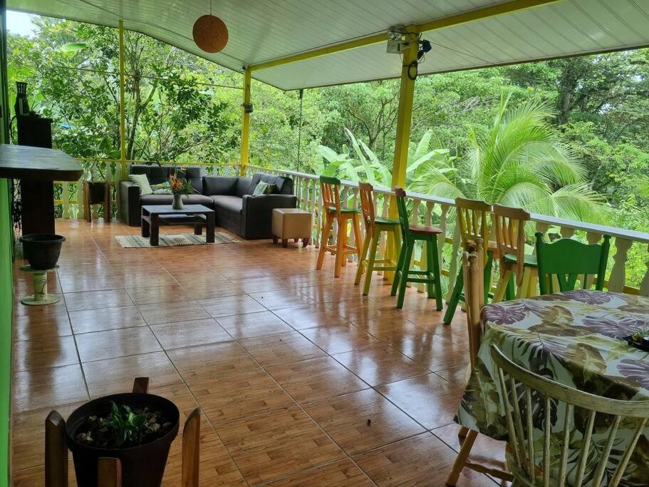 Peyo’s House (Swimming Pool,Wi-Fi,BBQ,Board Games)