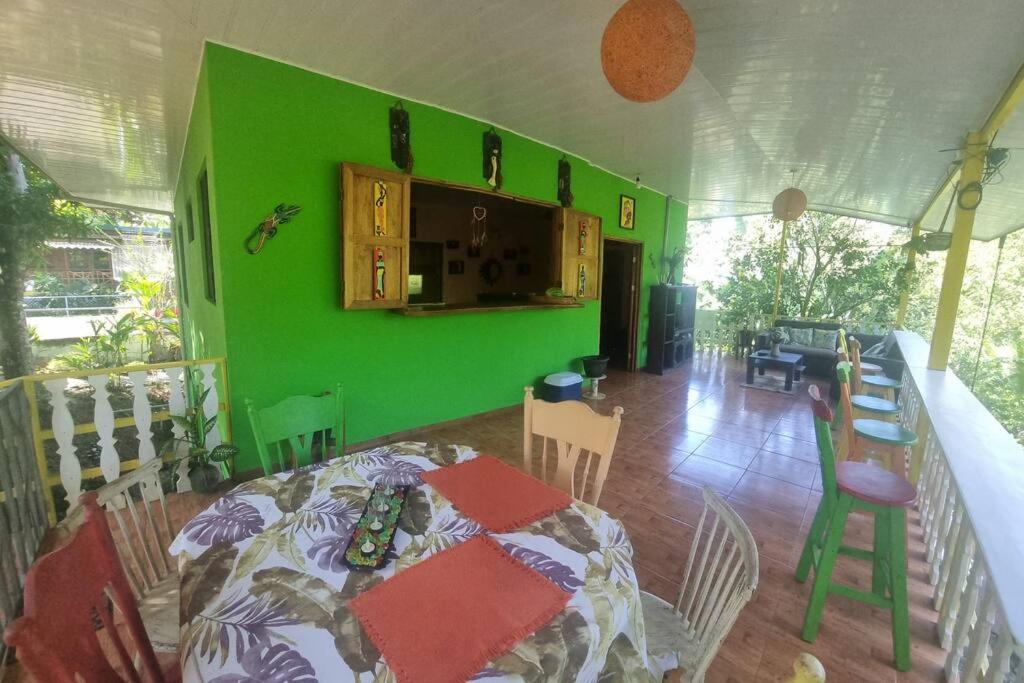 Peyo’s House (Swimming Pool,Wi-Fi,BBQ,Board Games)