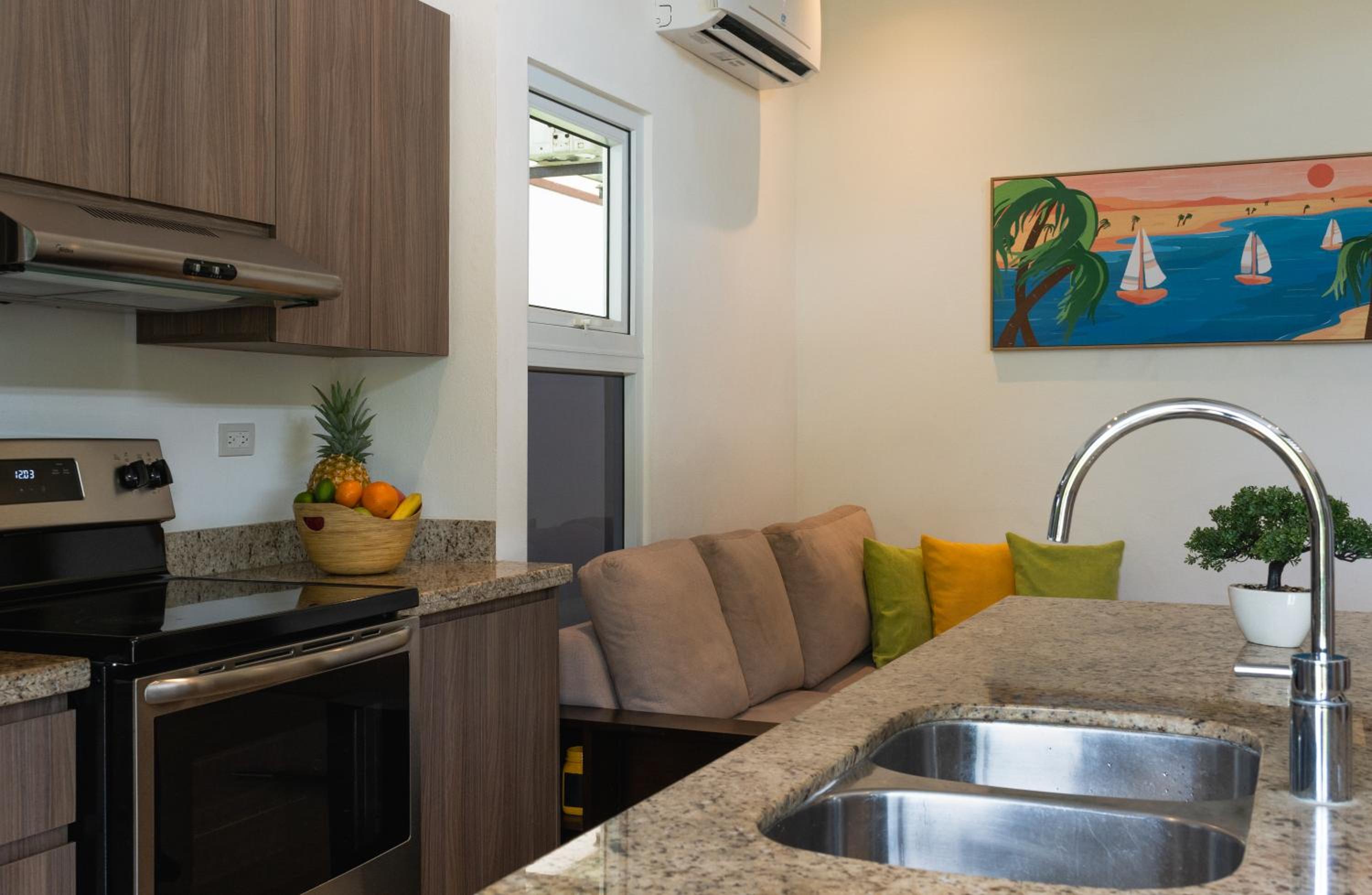 Jaco Lapa Living 3BR Home - Walk to Beach & Dining