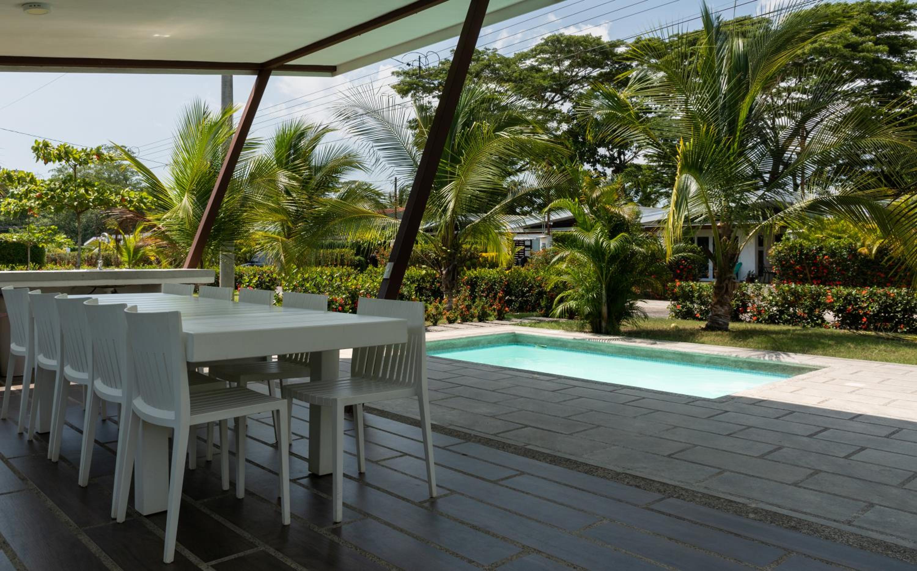 Jaco Lapa Living 3BR Home - Walk to Beach & Dining