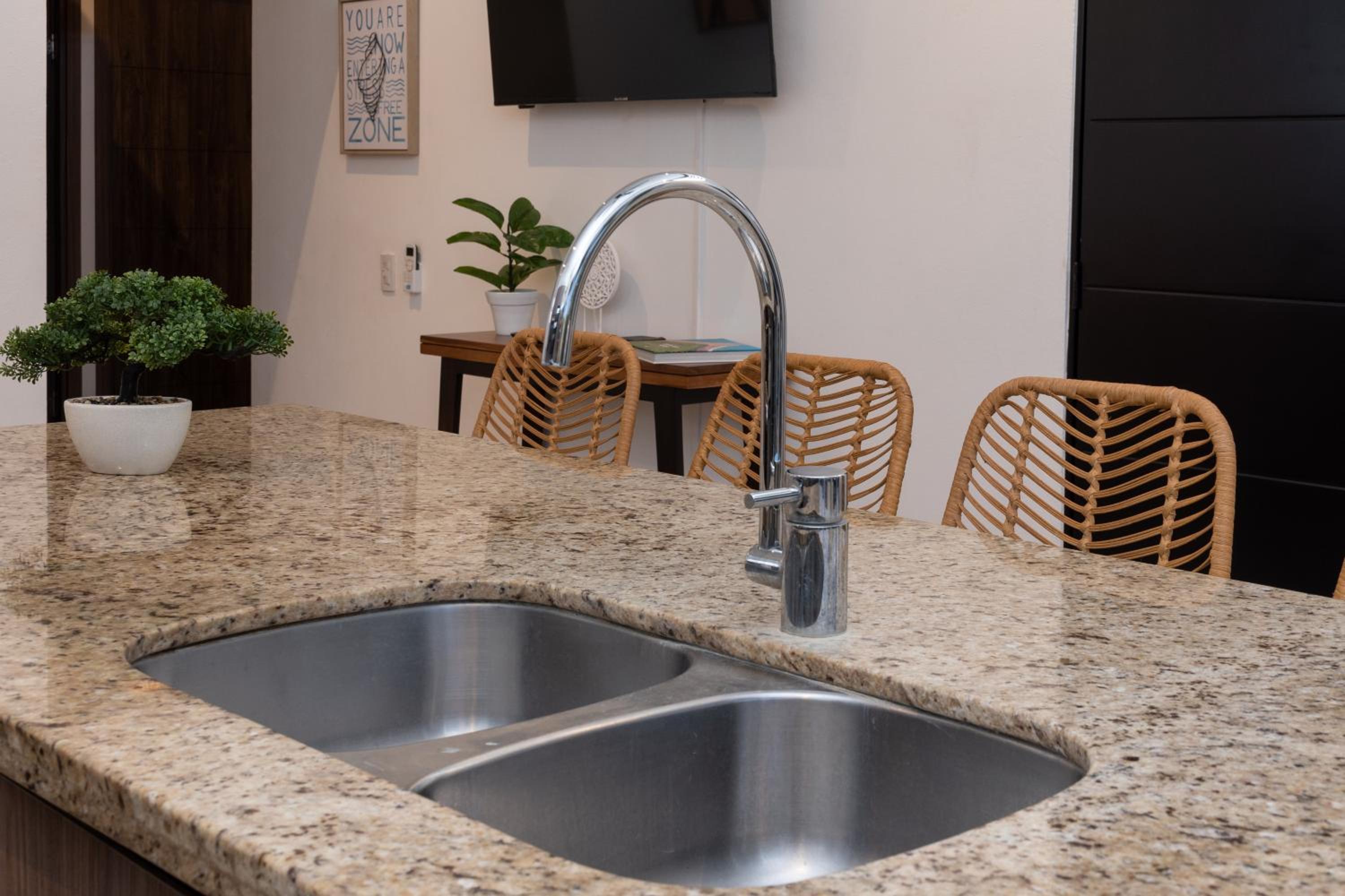 Jaco Lapa Living 3BR Home - Walk to Beach & Dining