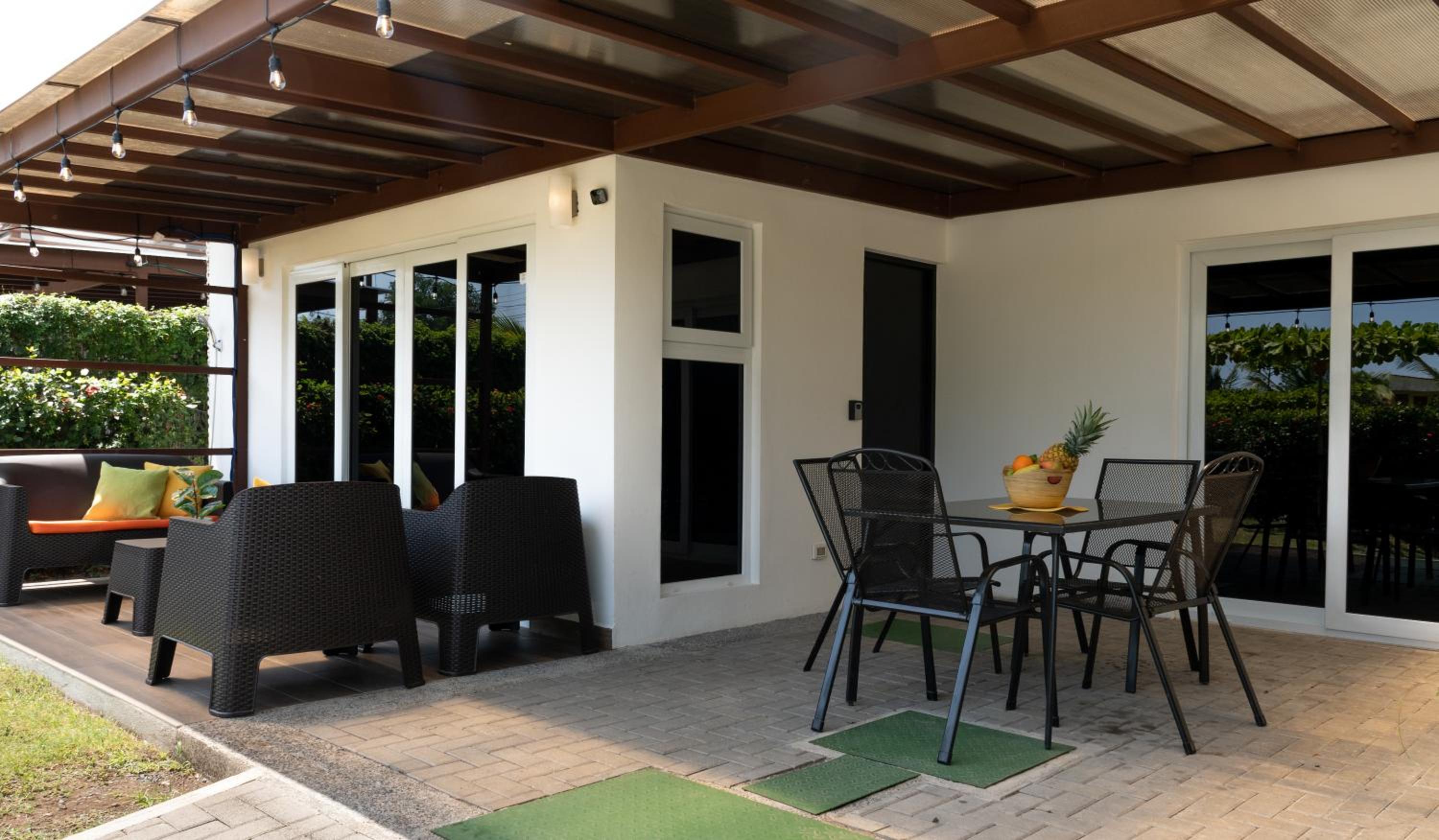 Jaco Lapa Living 3BR Home - Walk to Beach & Dining