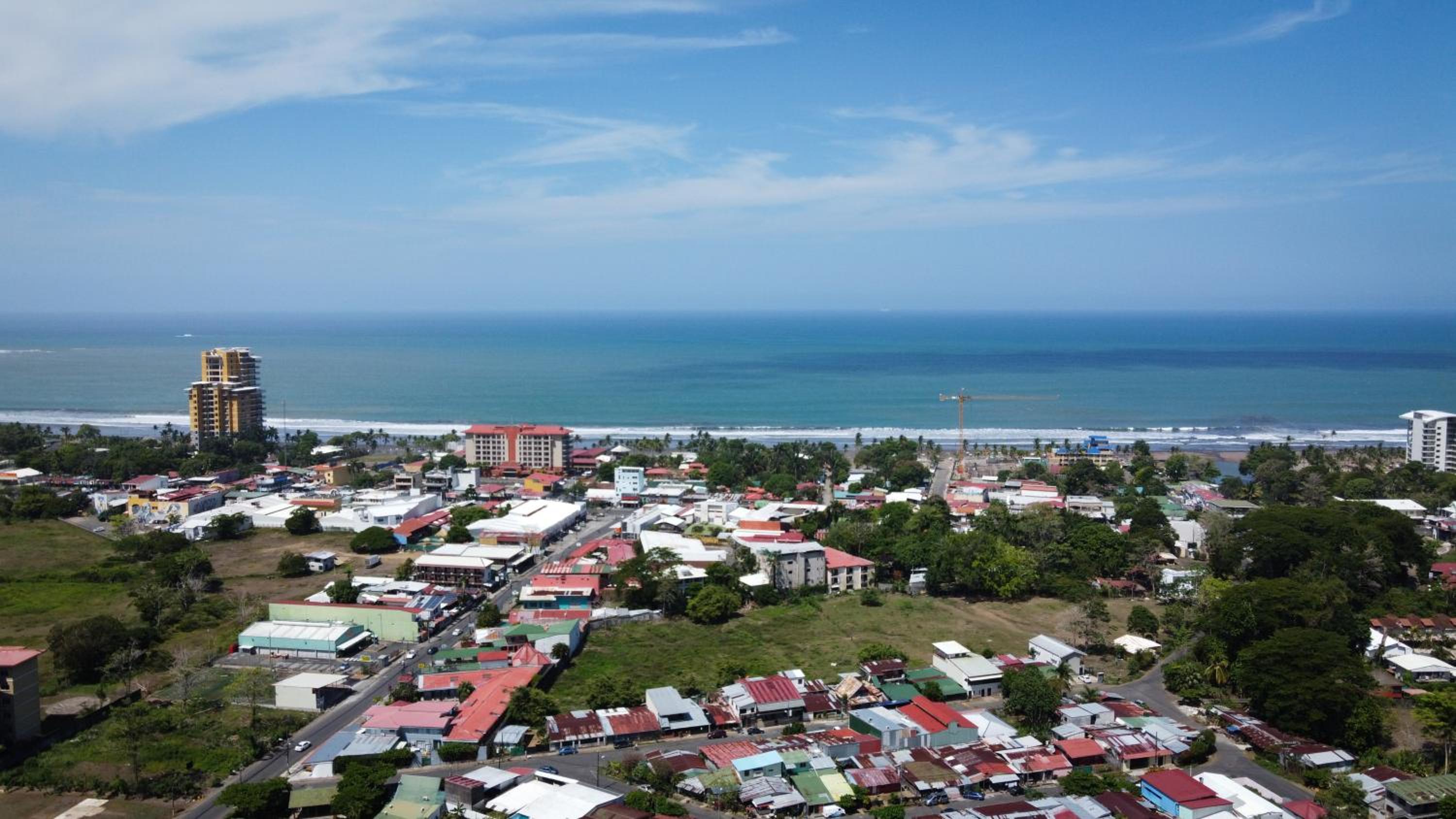 Jaco Lapa Living 3BR Home - Walk to Beach & Dining