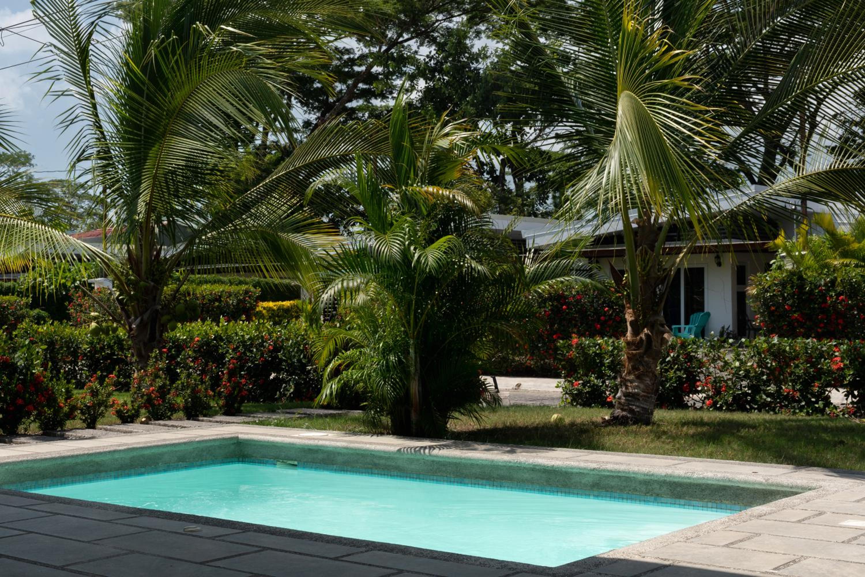 Jaco Lapa Living 3BR Home - Walk to Beach & Dining