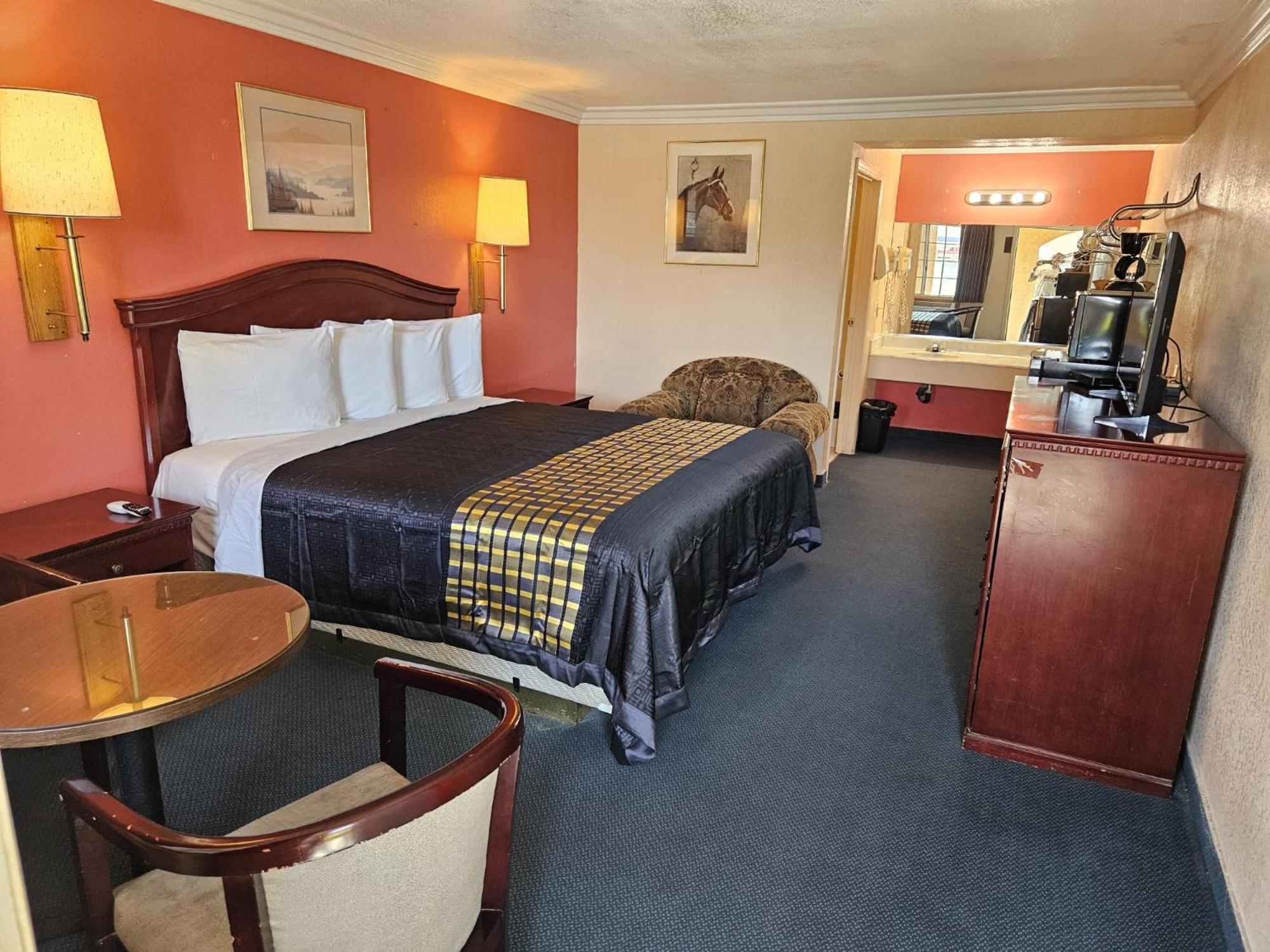 Americas Best Value Inn-Mojave view 3