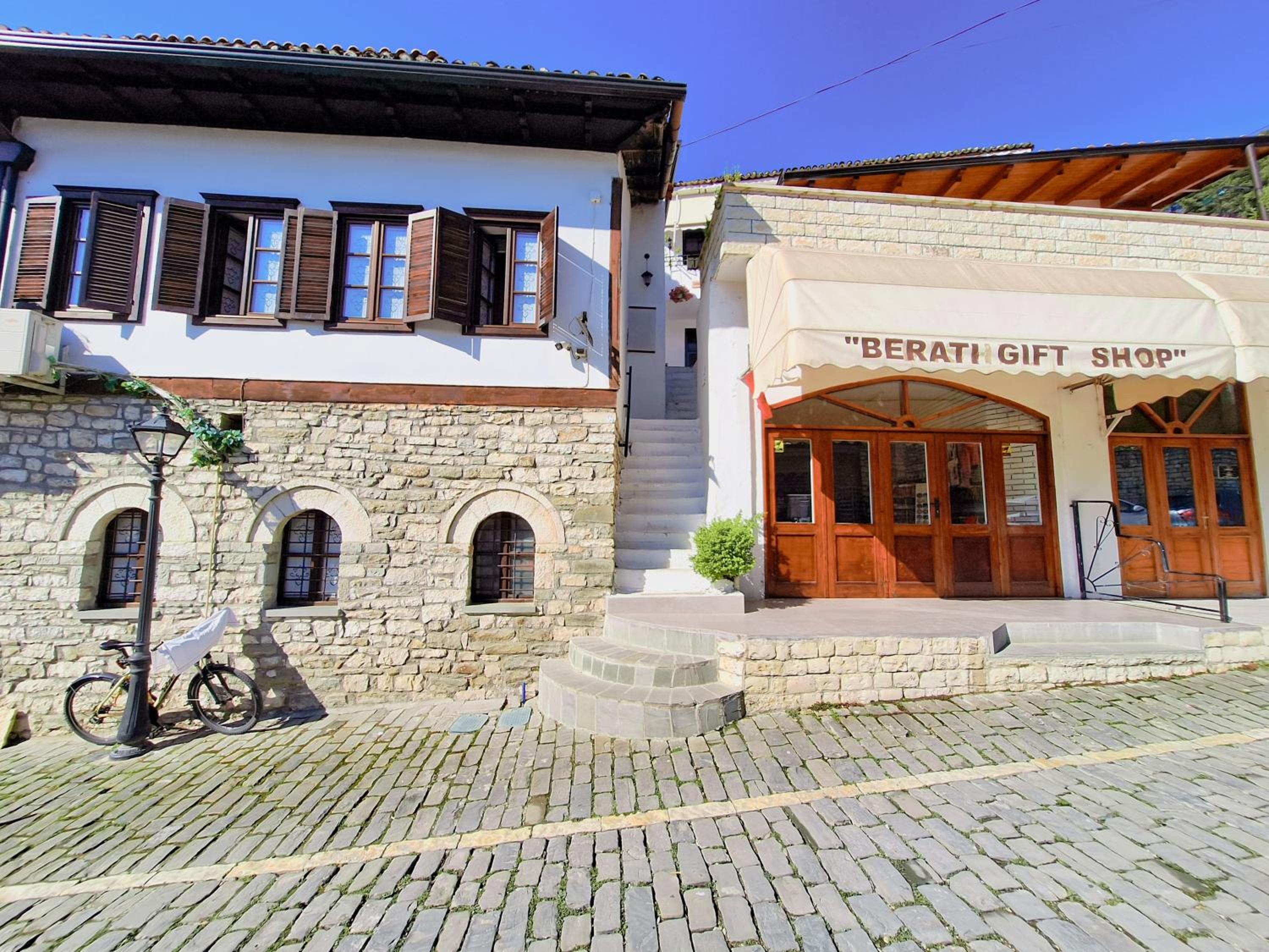 Villa Mishel