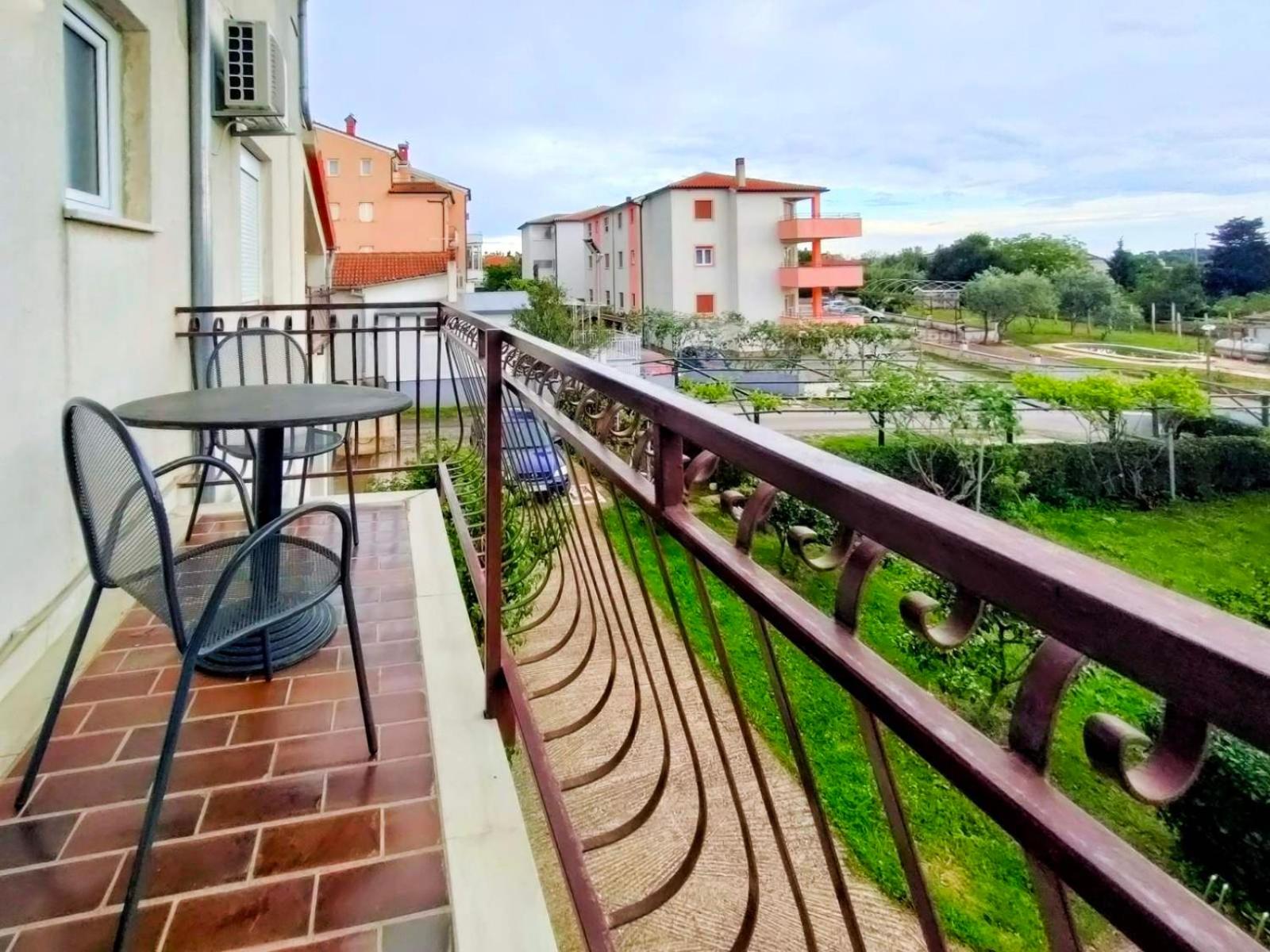 Apartments Zova