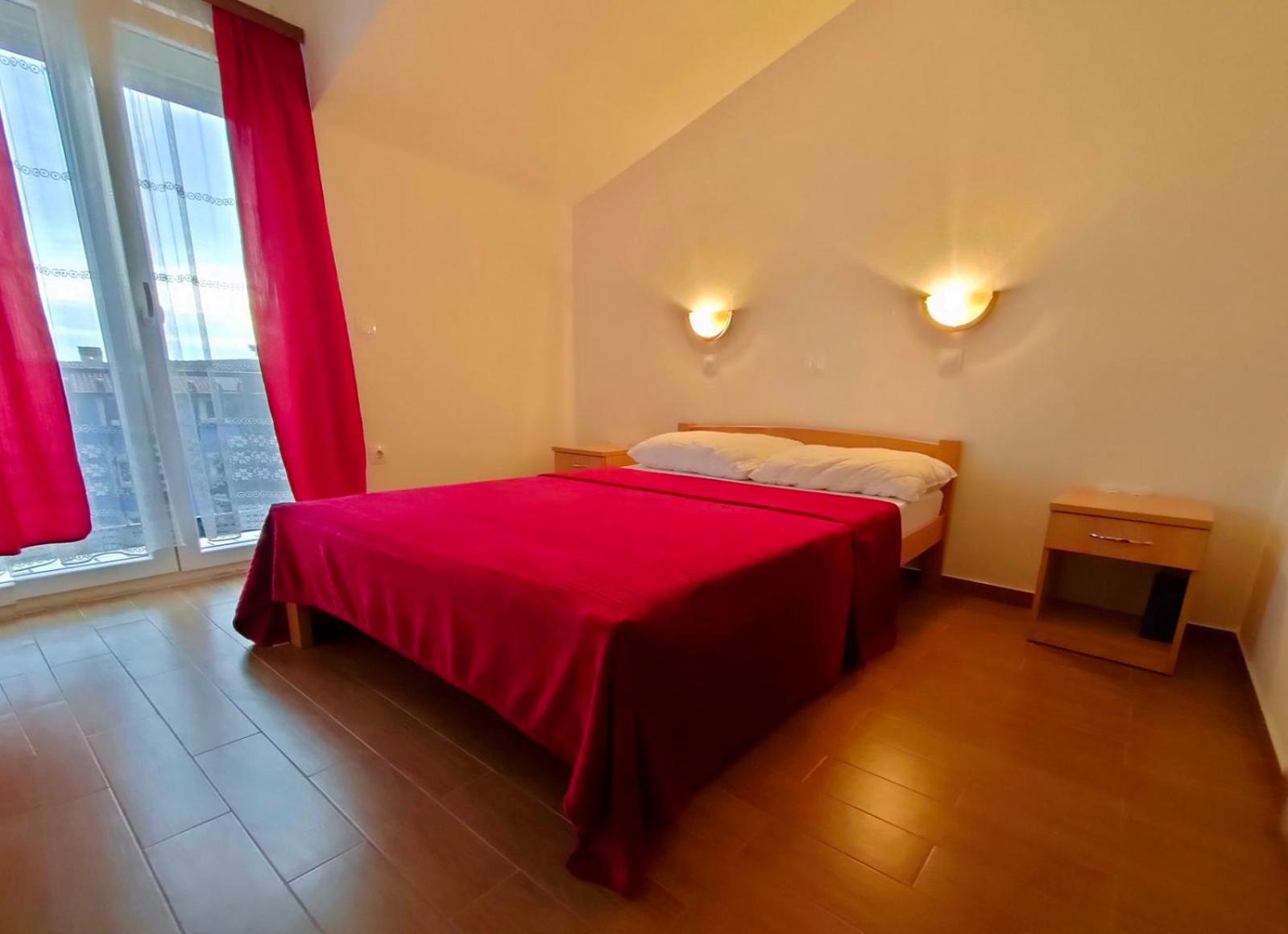 Apartments Zova
