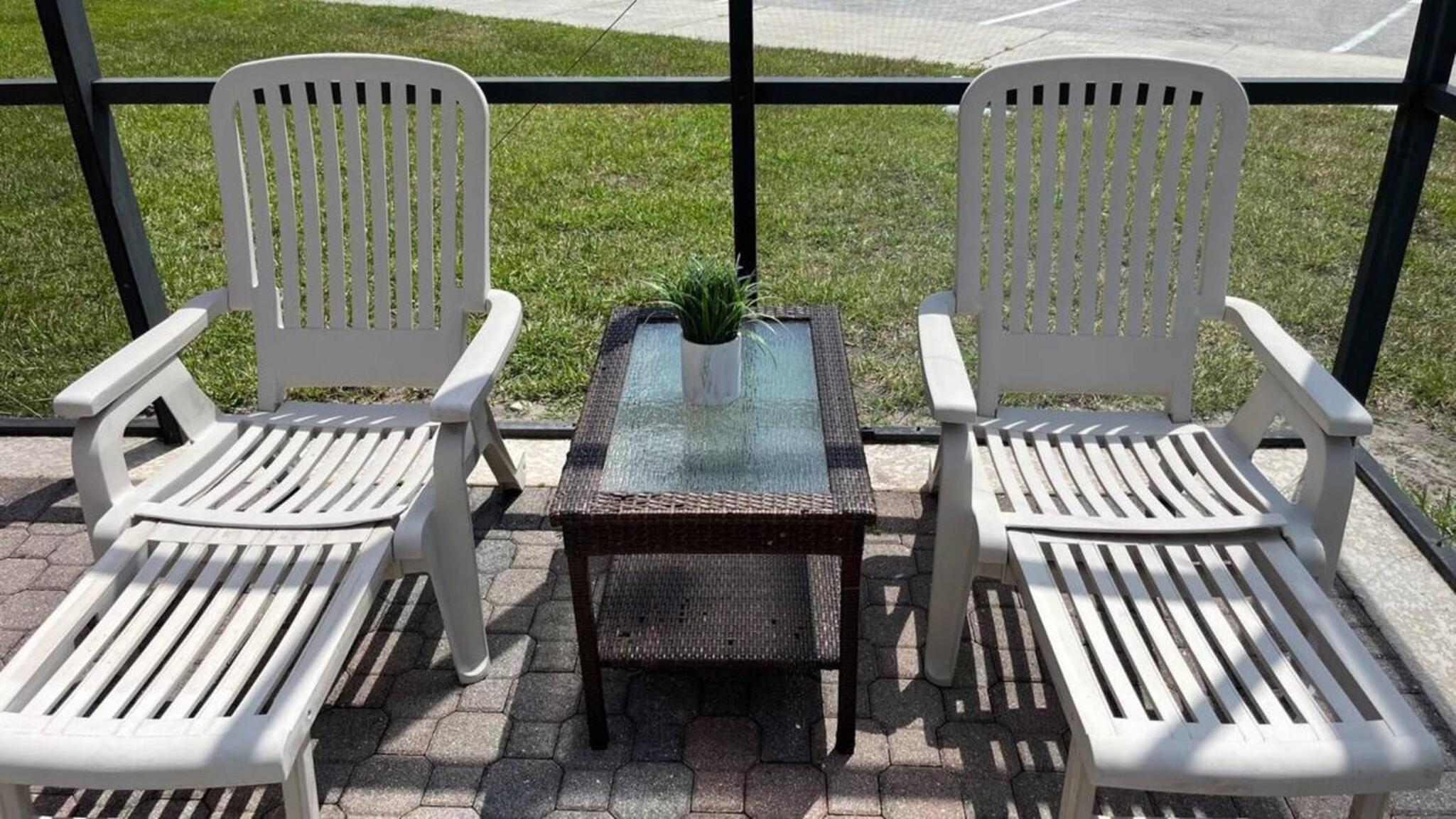Your Oasis Awaits! Indulge at Florida Hideaways 4BD Pool Home