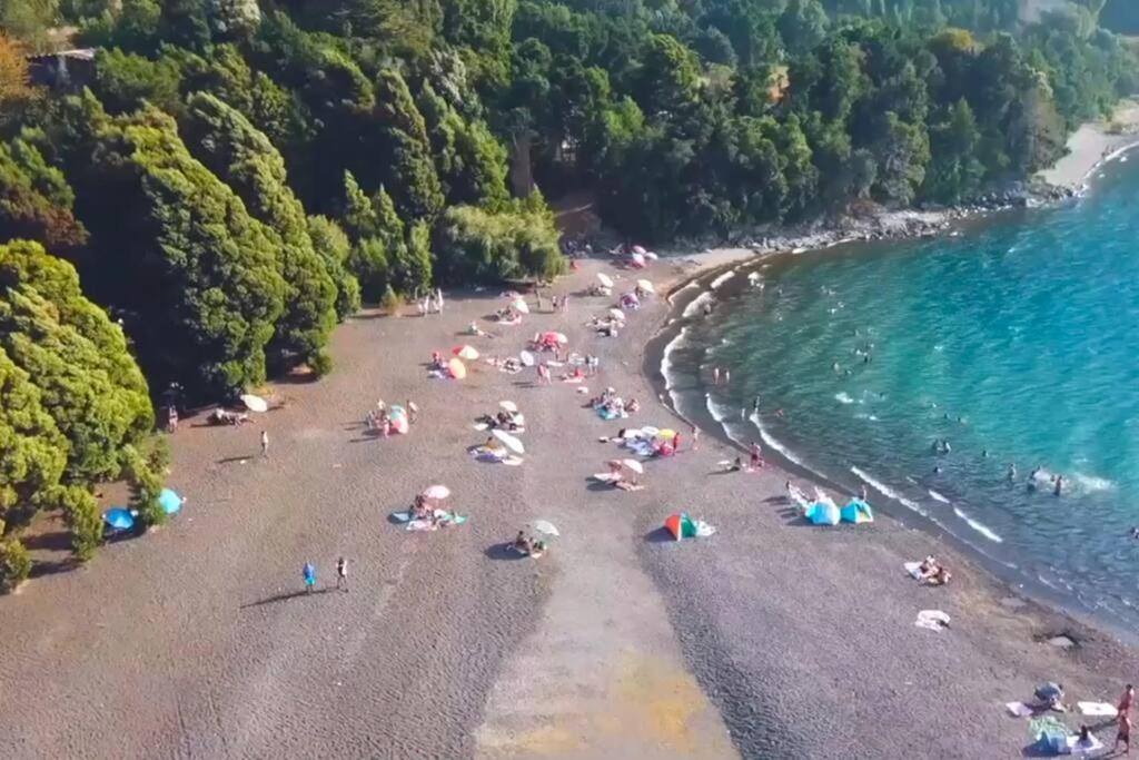 Ecocamping Ñisoleufu Departamento 4 personas Playa y Río