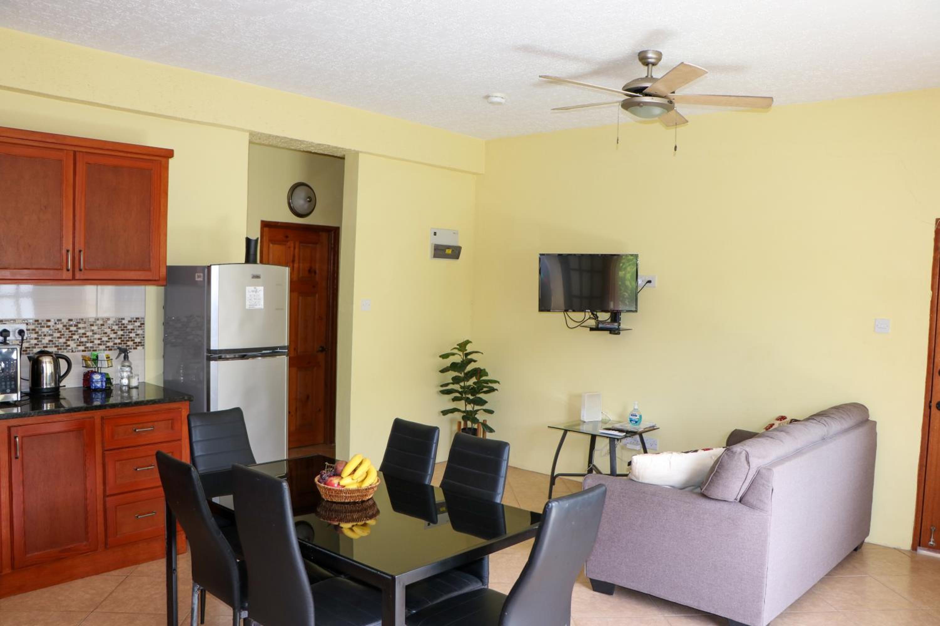 Rose Heights Apartments No 5 view 3