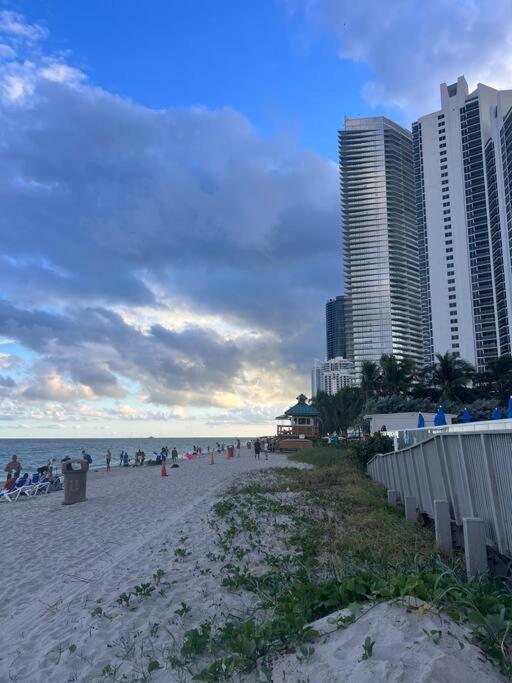 Condominio nuevo frente al mar-en Miami STR-02821 view 5
