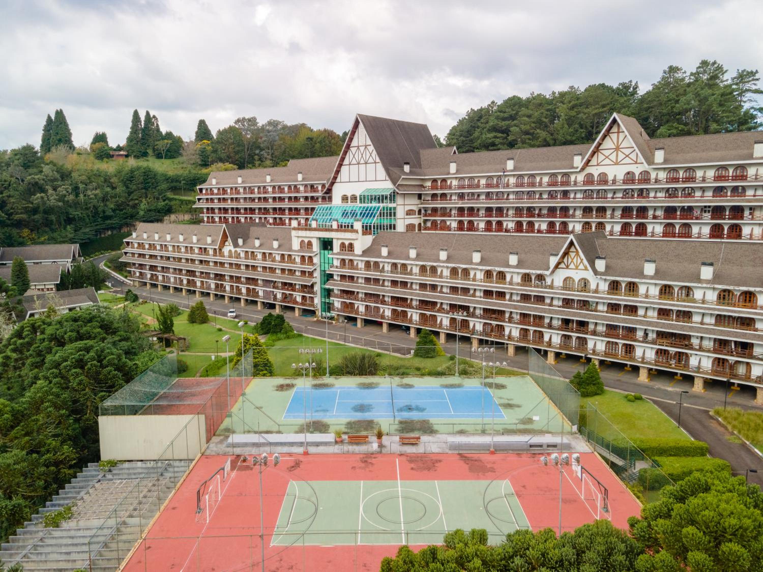 mineir.INN | Piscina Aquecida e Lareira na Serra