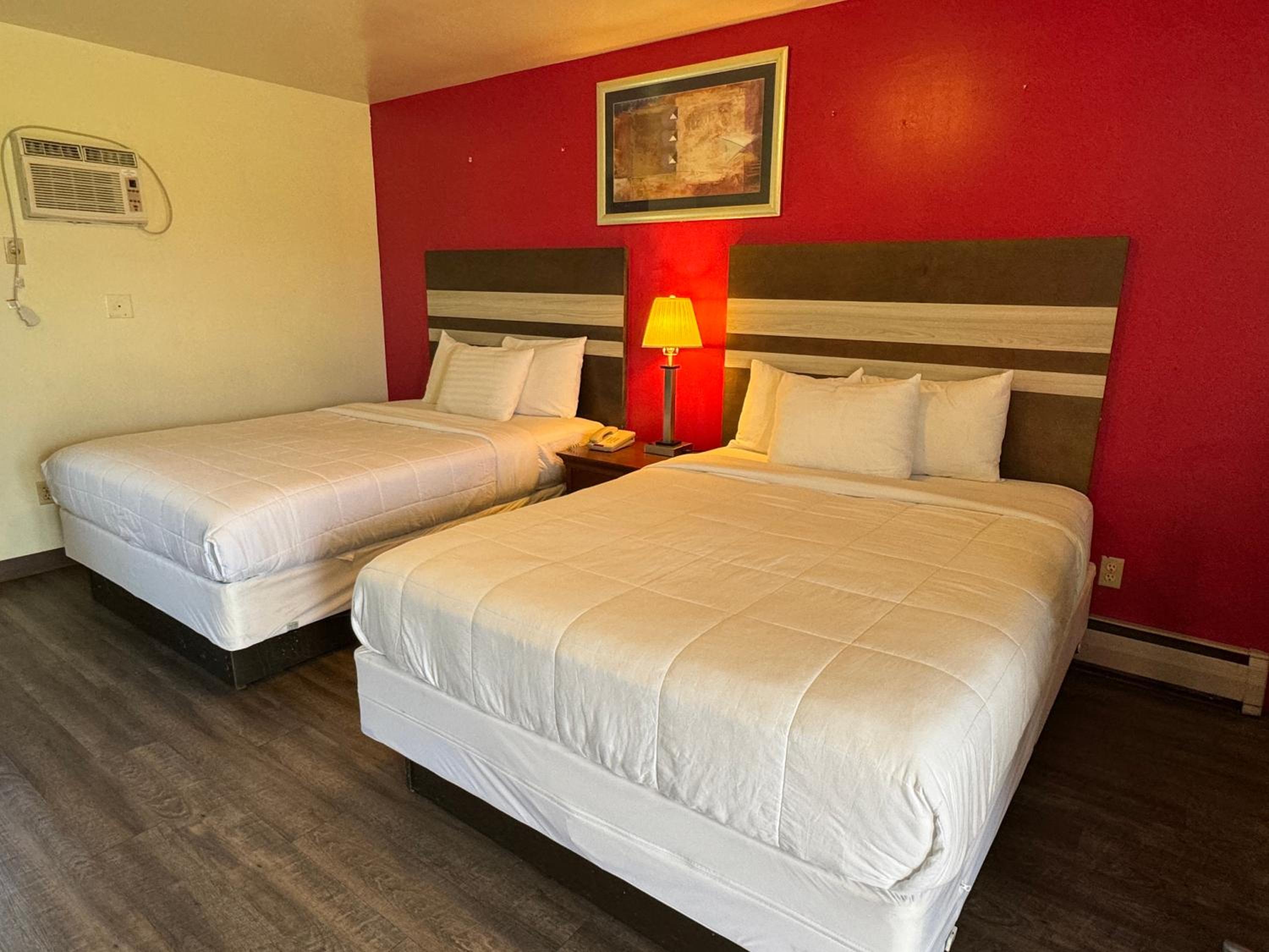 Thruway Holiday Motel