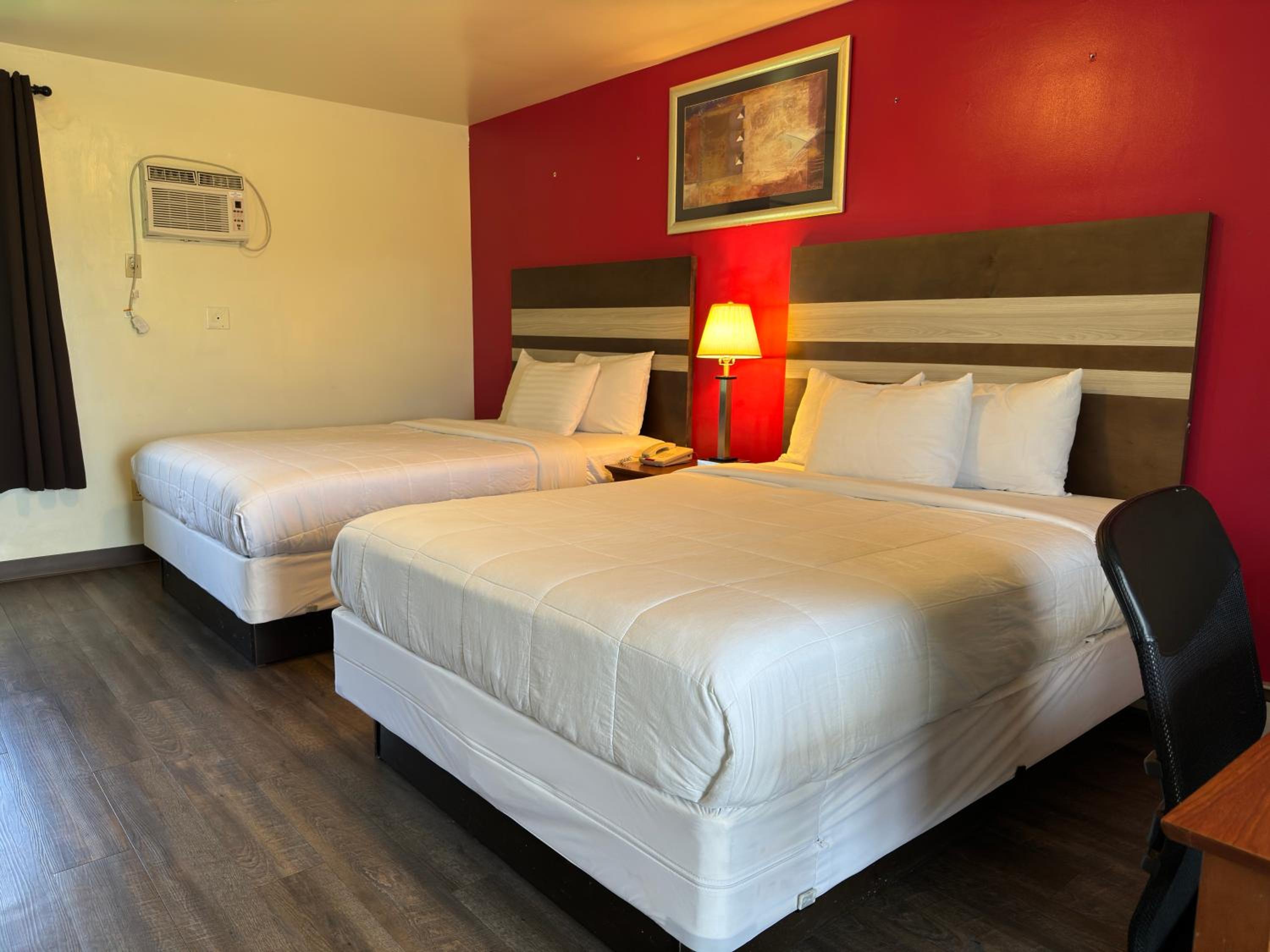 Thruway Holiday Motel