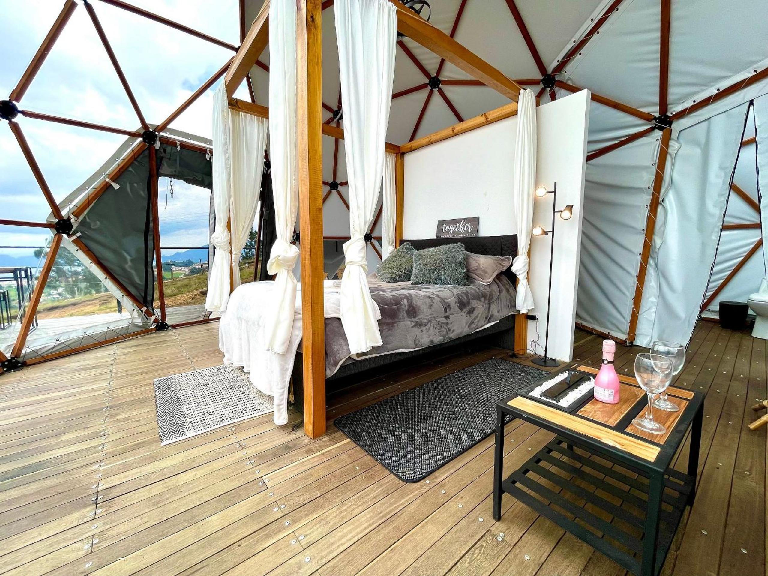 Lujoso Glamping MarQua Spa Guatavita Wifi Cocina