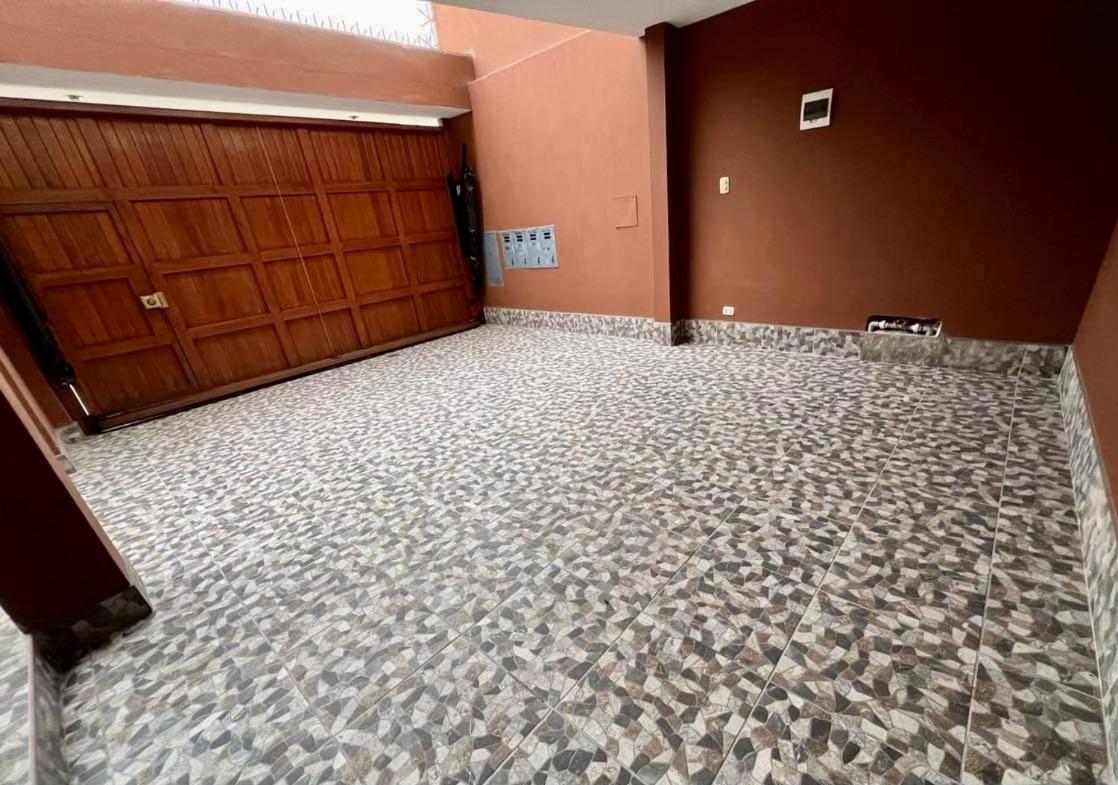 Cozy 2/2 apartment in Chorrillos, Lima view 3
