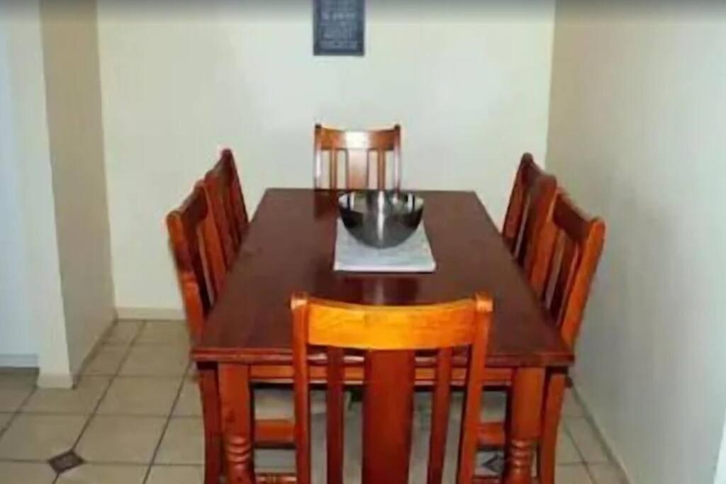 Comfy Unit in Palm Gables Palm Beach!