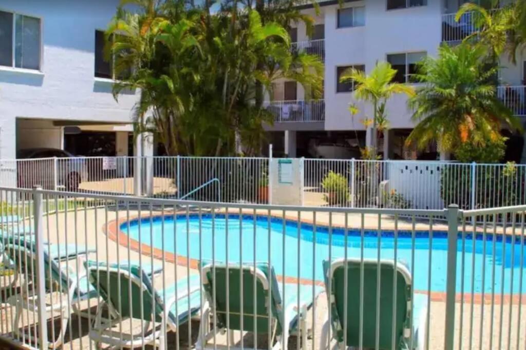 Comfy Unit in Palm Gables Palm Beach!