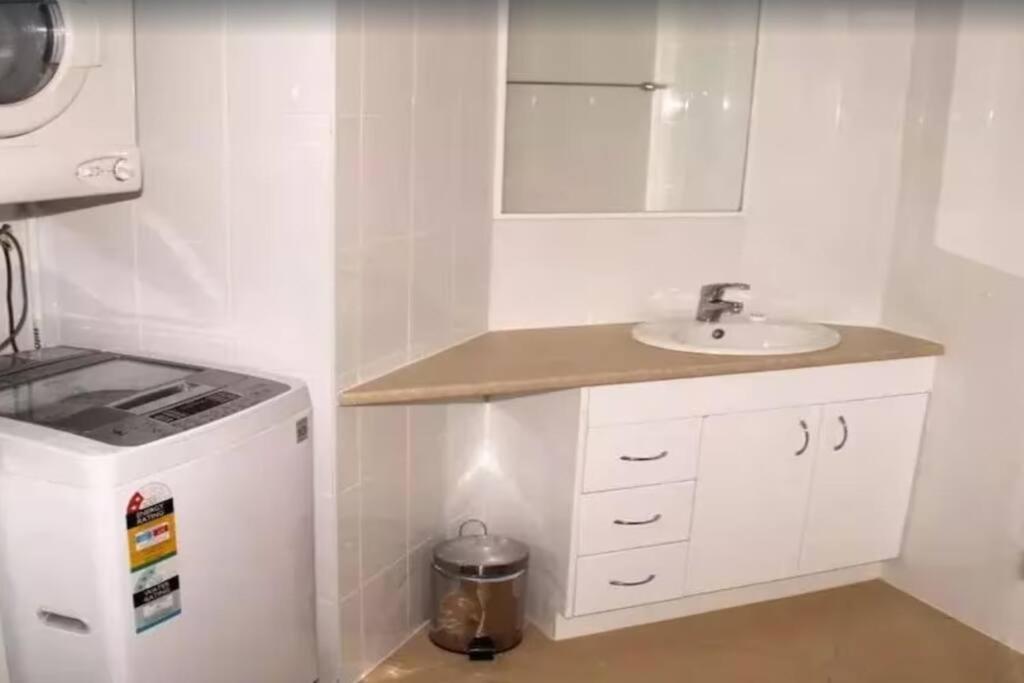 Comfy Unit in Palm Gables Palm Beach!