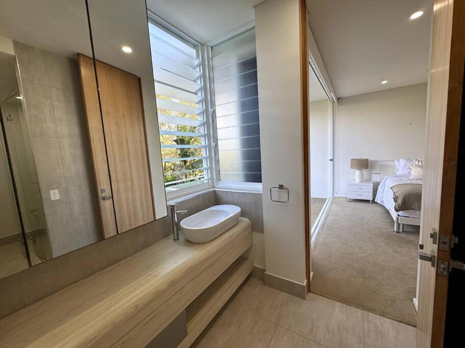Seaside Luxury: Private Pool and Stunning Views
