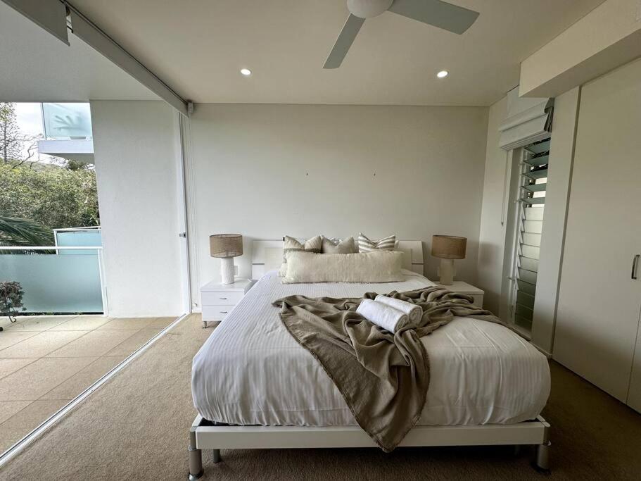 Seaside Luxury: Private Pool and Stunning Views