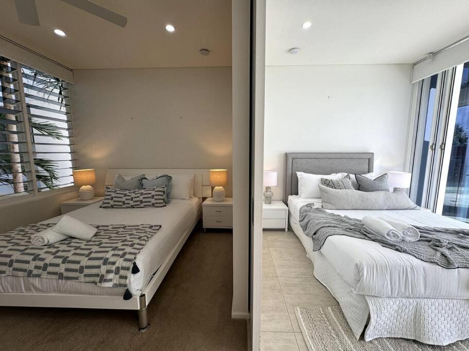 Seaside Luxury: Private Pool and Stunning Views
