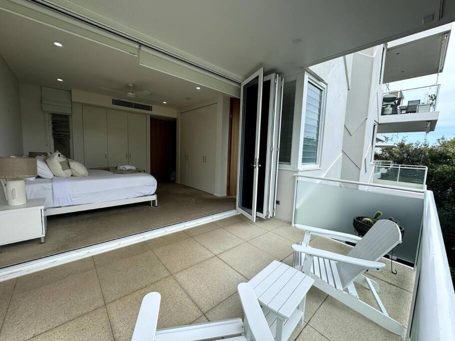 Seaside Luxury: Private Pool and Stunning Views