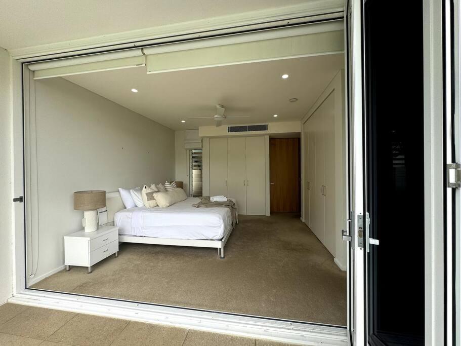 Seaside Luxury: Private Pool and Stunning Views