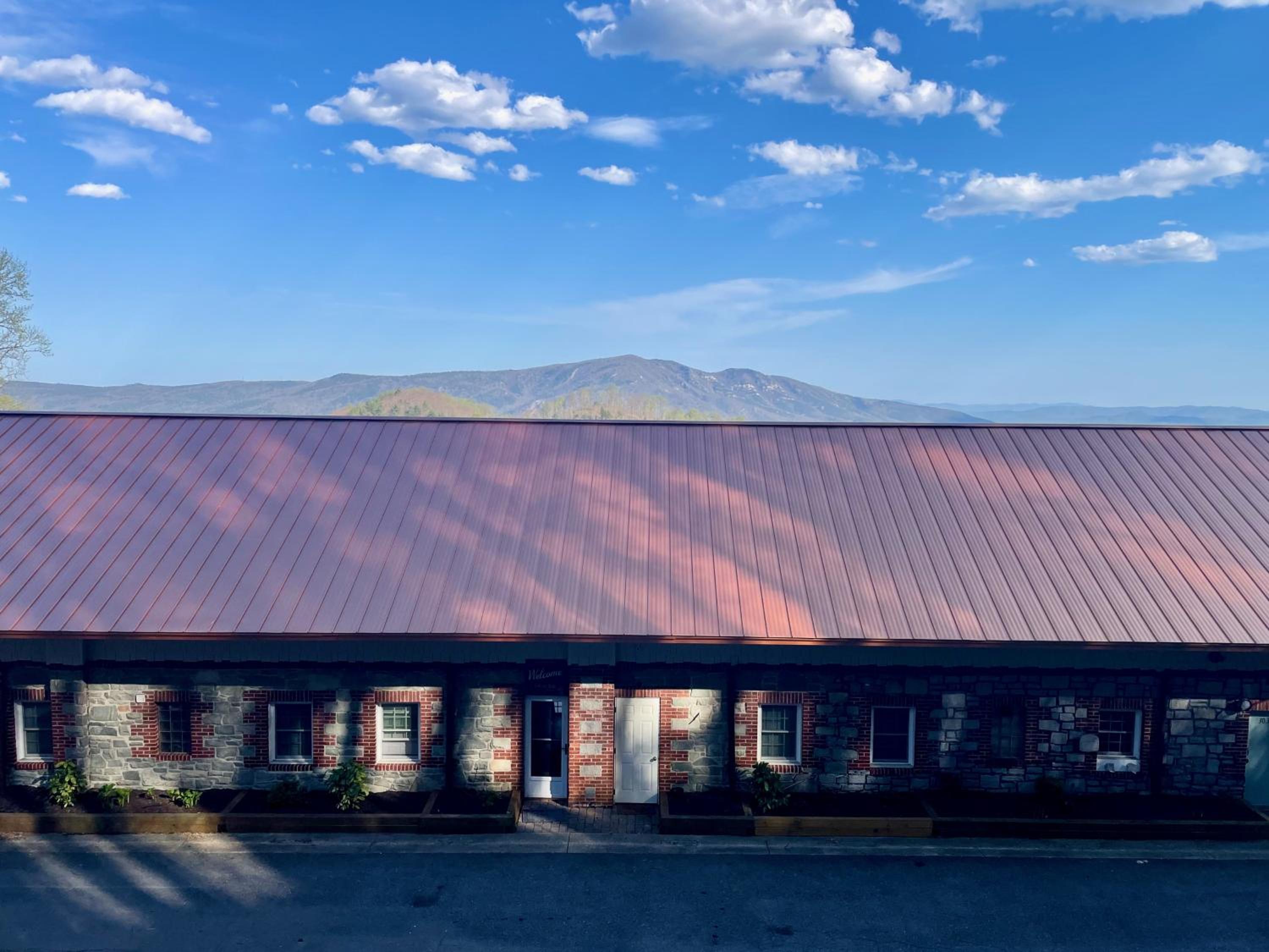 Skyline Village Inn