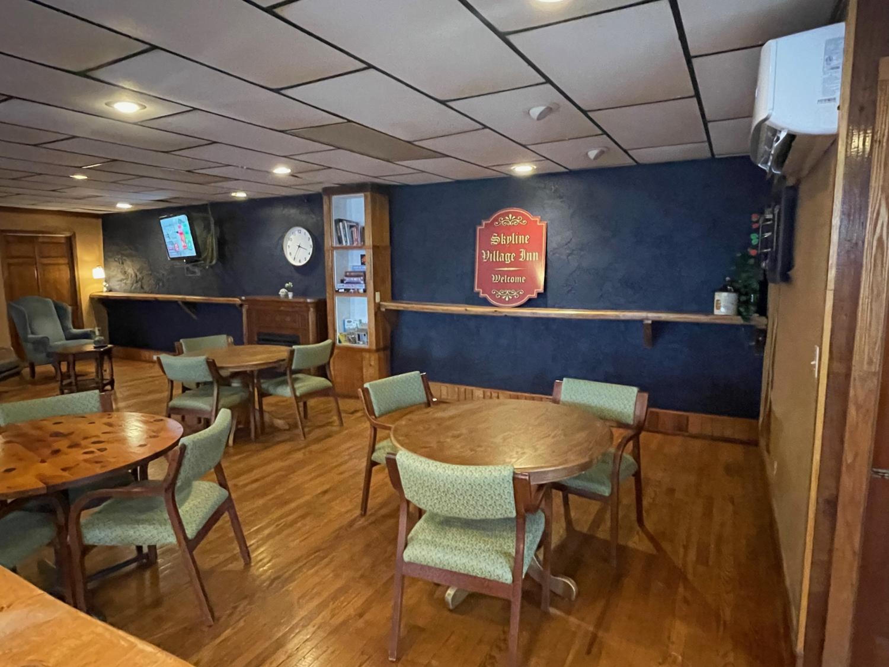 Skyline Village Inn