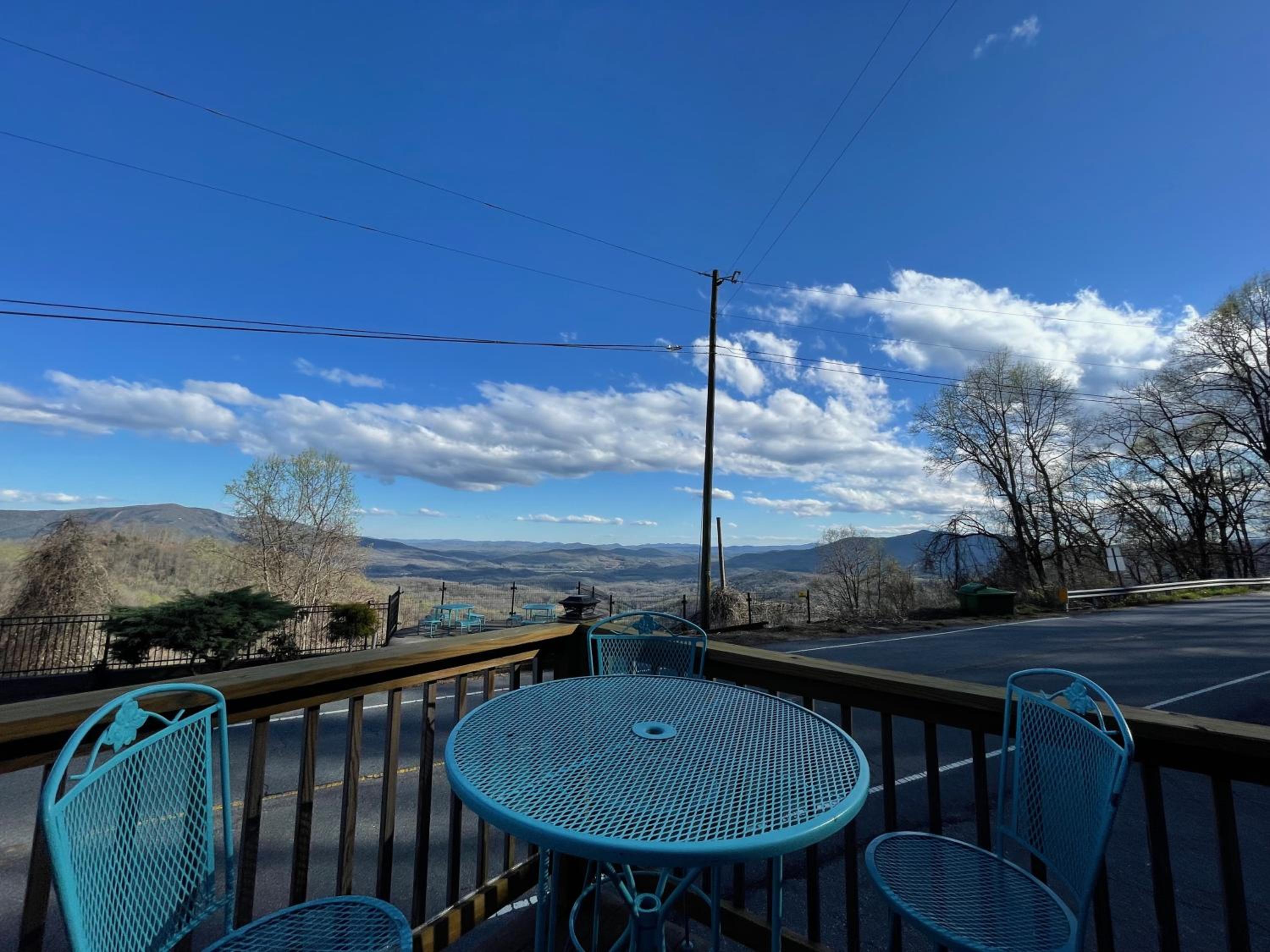 Skyline Village Inn