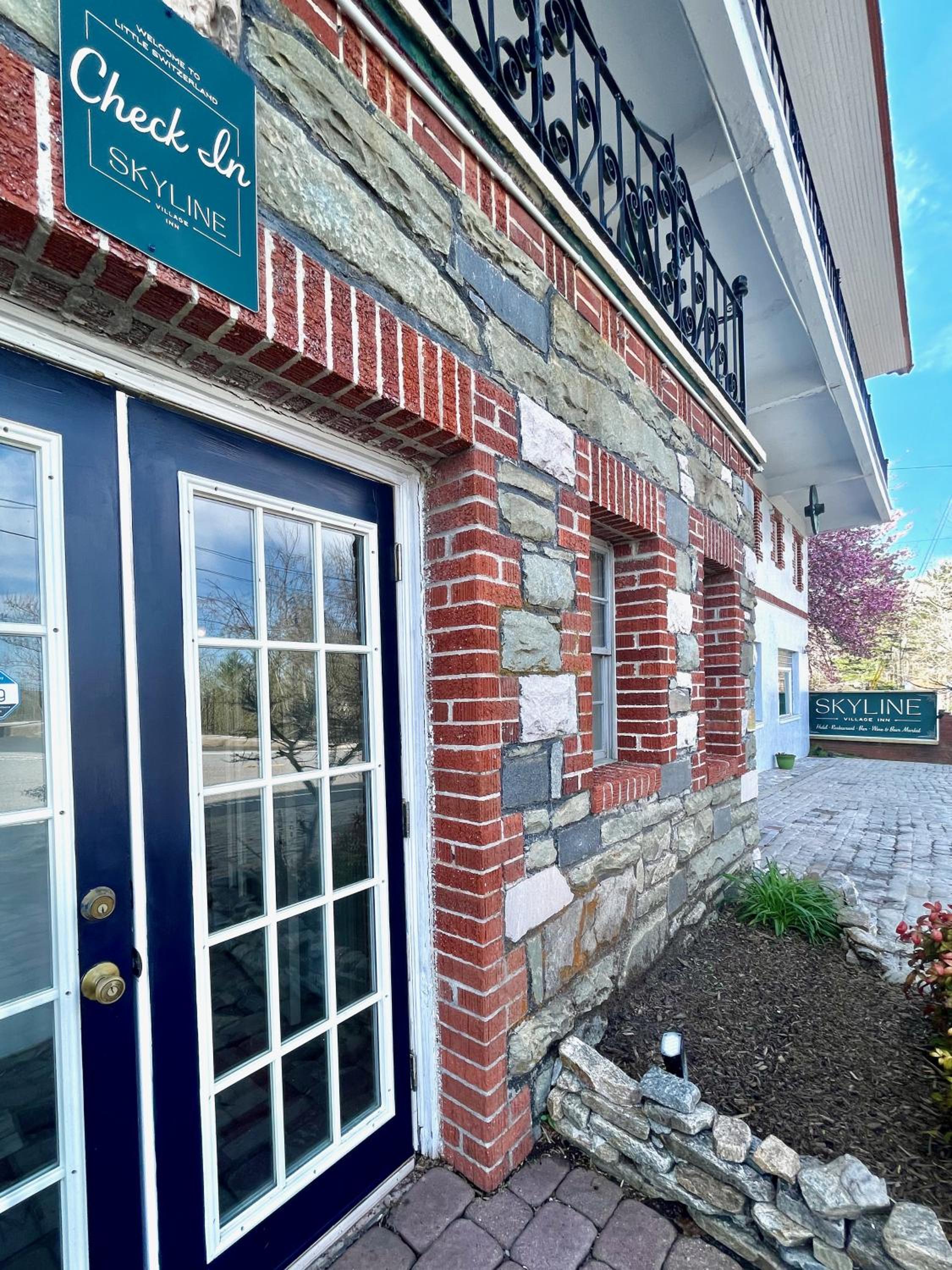 Skyline Village Inn
