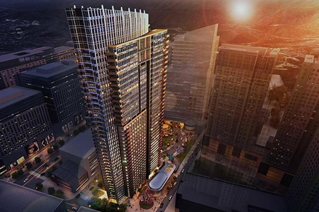 38 Park Ave studio with gym, pool, fiber wifi view 2