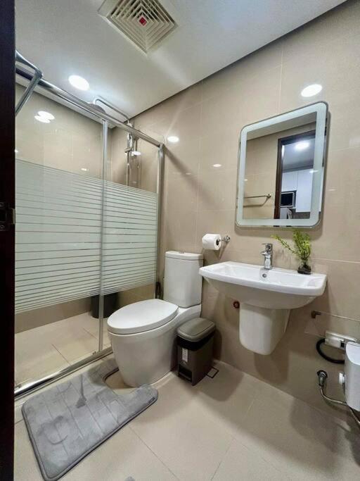 38 Park Ave studio with gym, pool, fiber wifi view 5