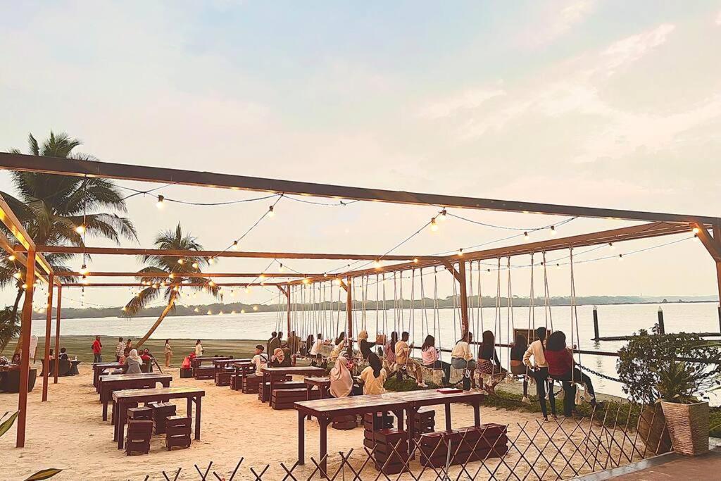 Dooga Ins-Cocohouse L17 Seaview Projector 1-6 Pax