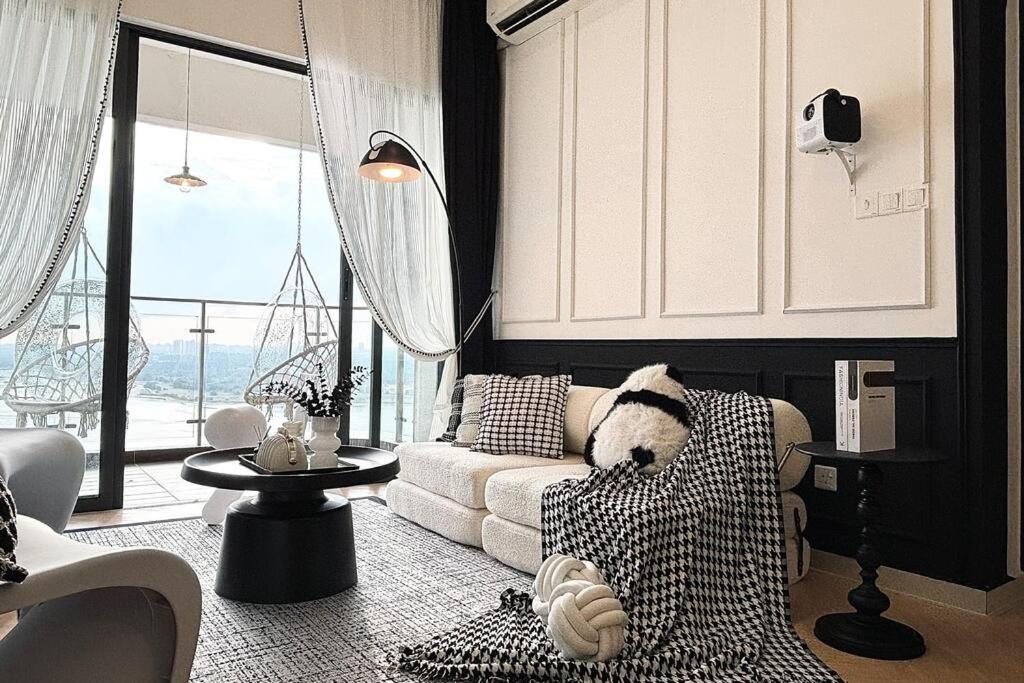 Dooga Ins-Cocohouse L17 Seaview Projector 1-6 Pax