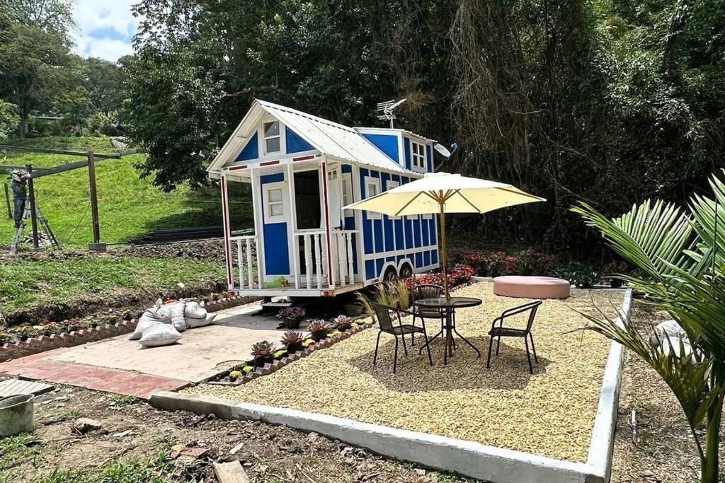 Tiny House On Wheels - Guayabal de Siquima